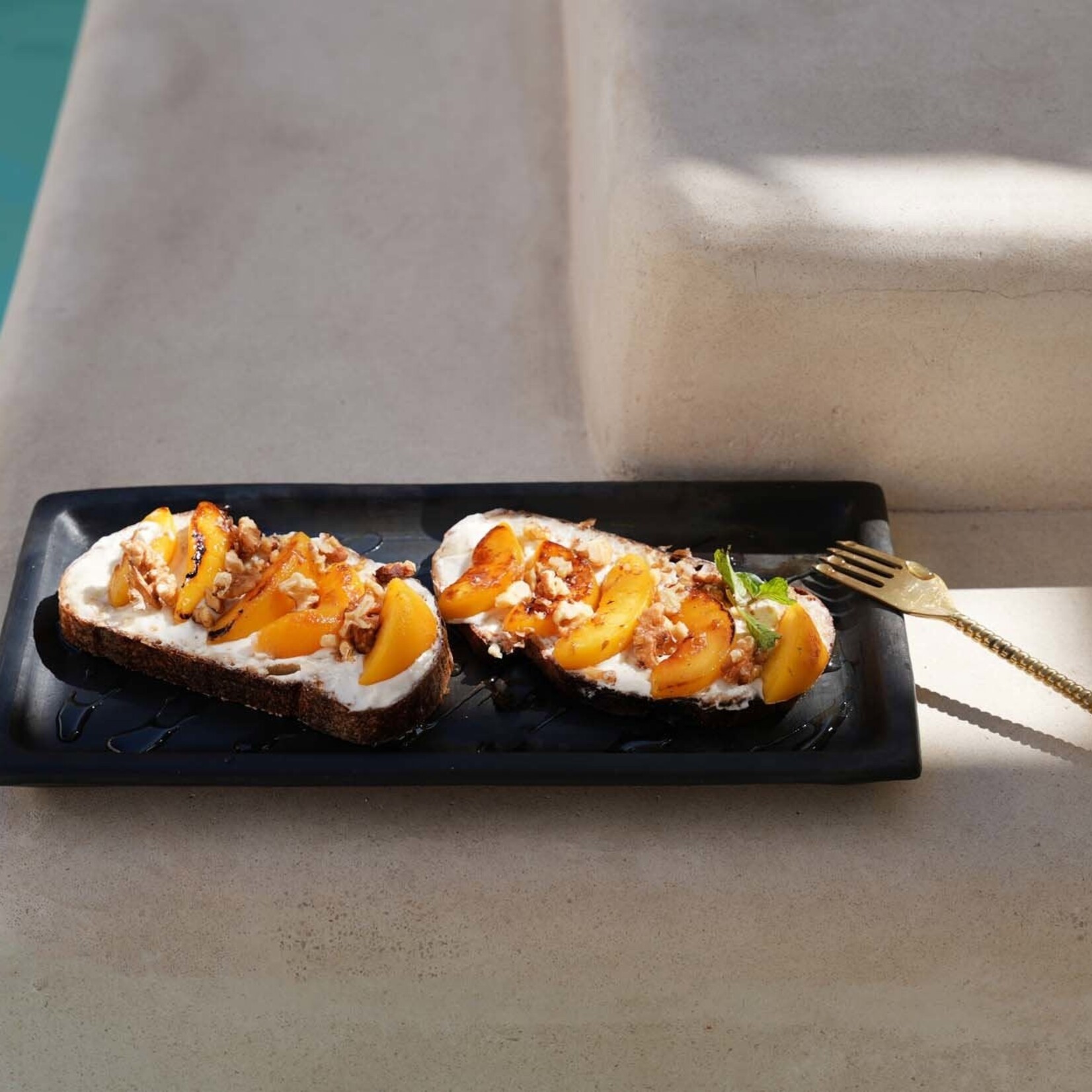 Bazar Bizar Antwerp The Burned Sushi Plate - Black - L
