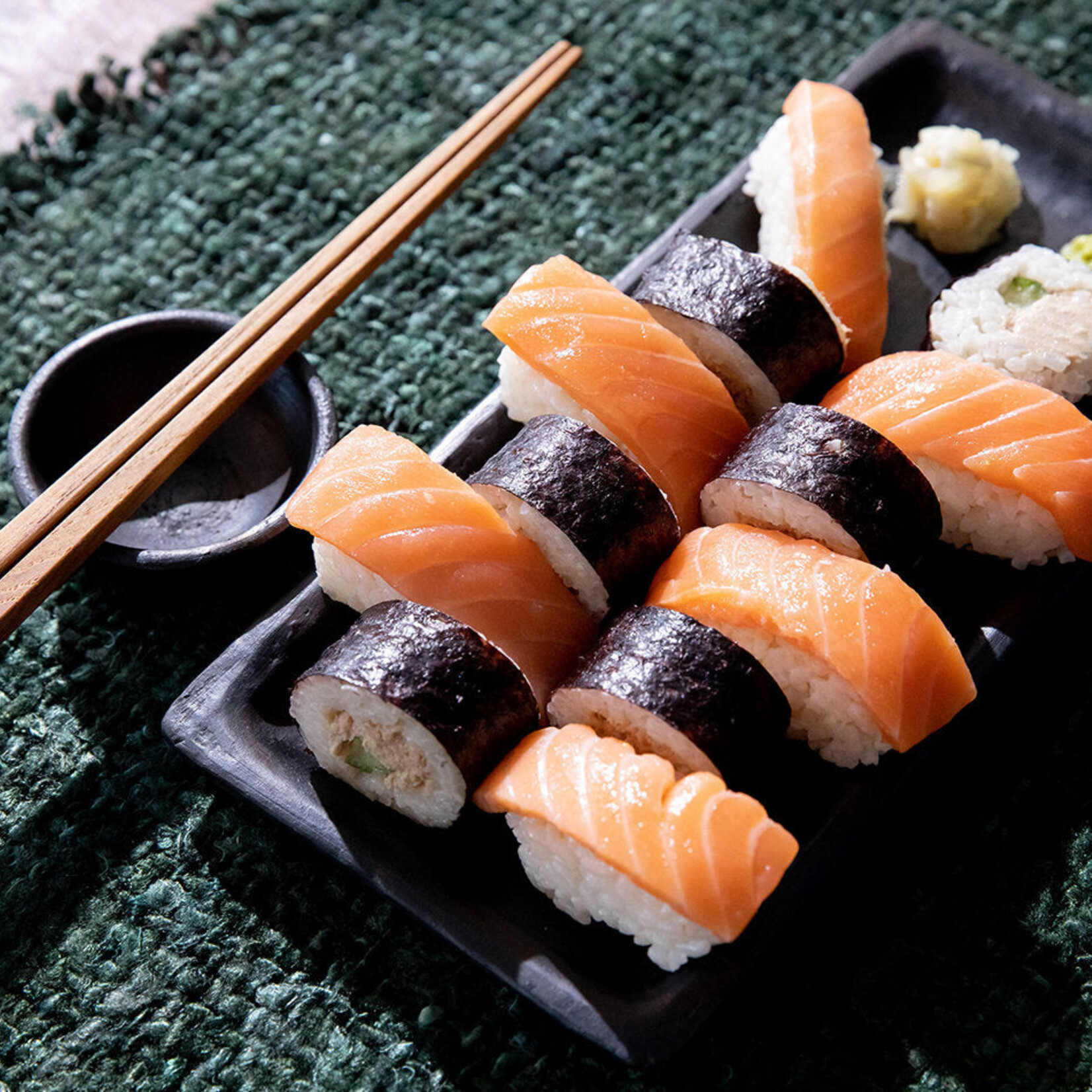 Bazar Bizar Antwerp The Burned Sushi Plate - Black - L