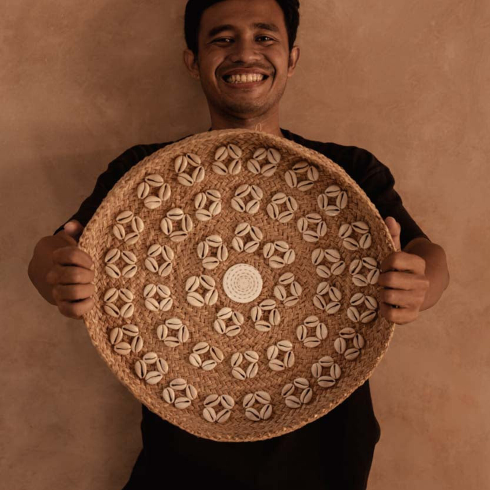 Bazar Bizar Antwerp The Caribe Shell Plate - Natural White - M