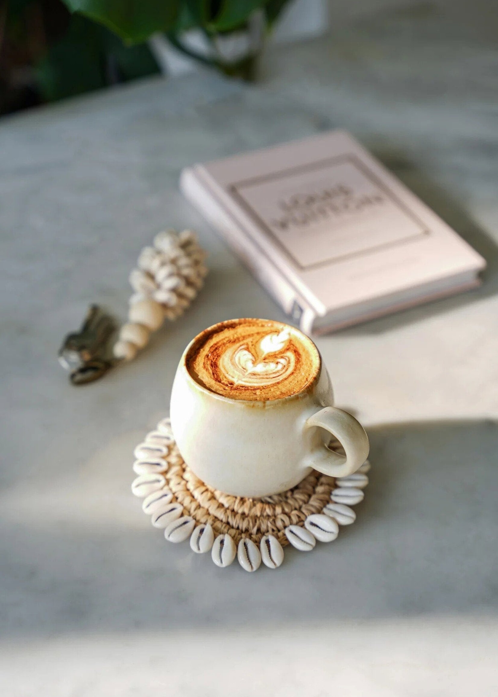Bazar Bizar Antwerp The Raffia Shell Coaster - Natural