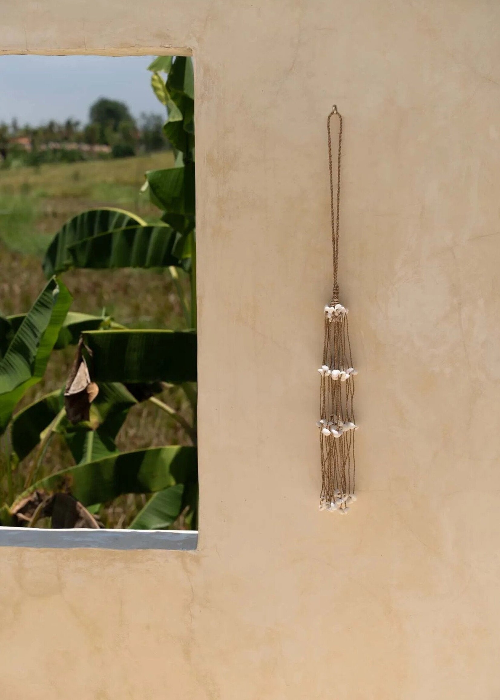 Bazar Bizar Antwerp The Long Shell Tassel - White