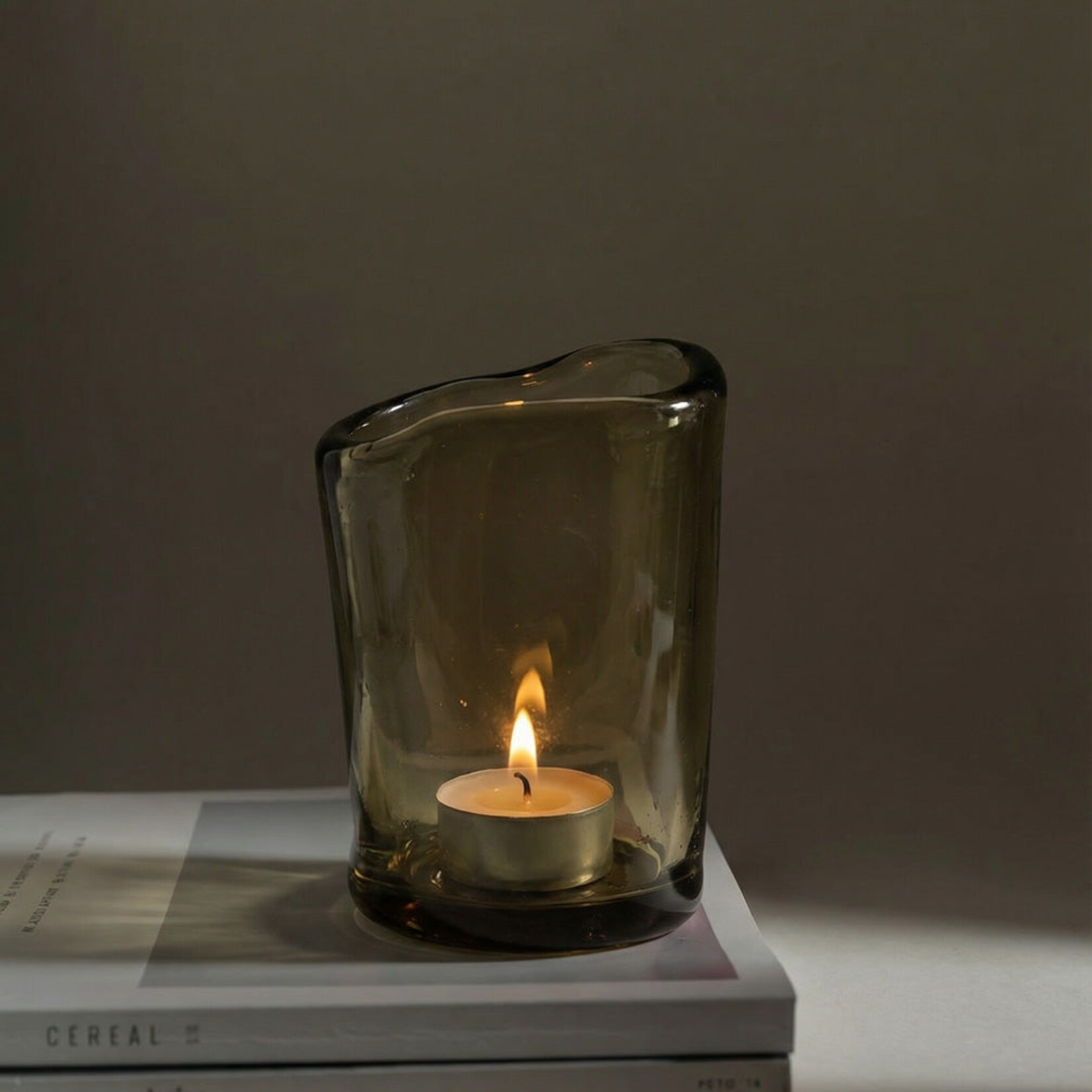Bazar Bizar Antwerp The Nocturne Candle Holder - Charcoal - L