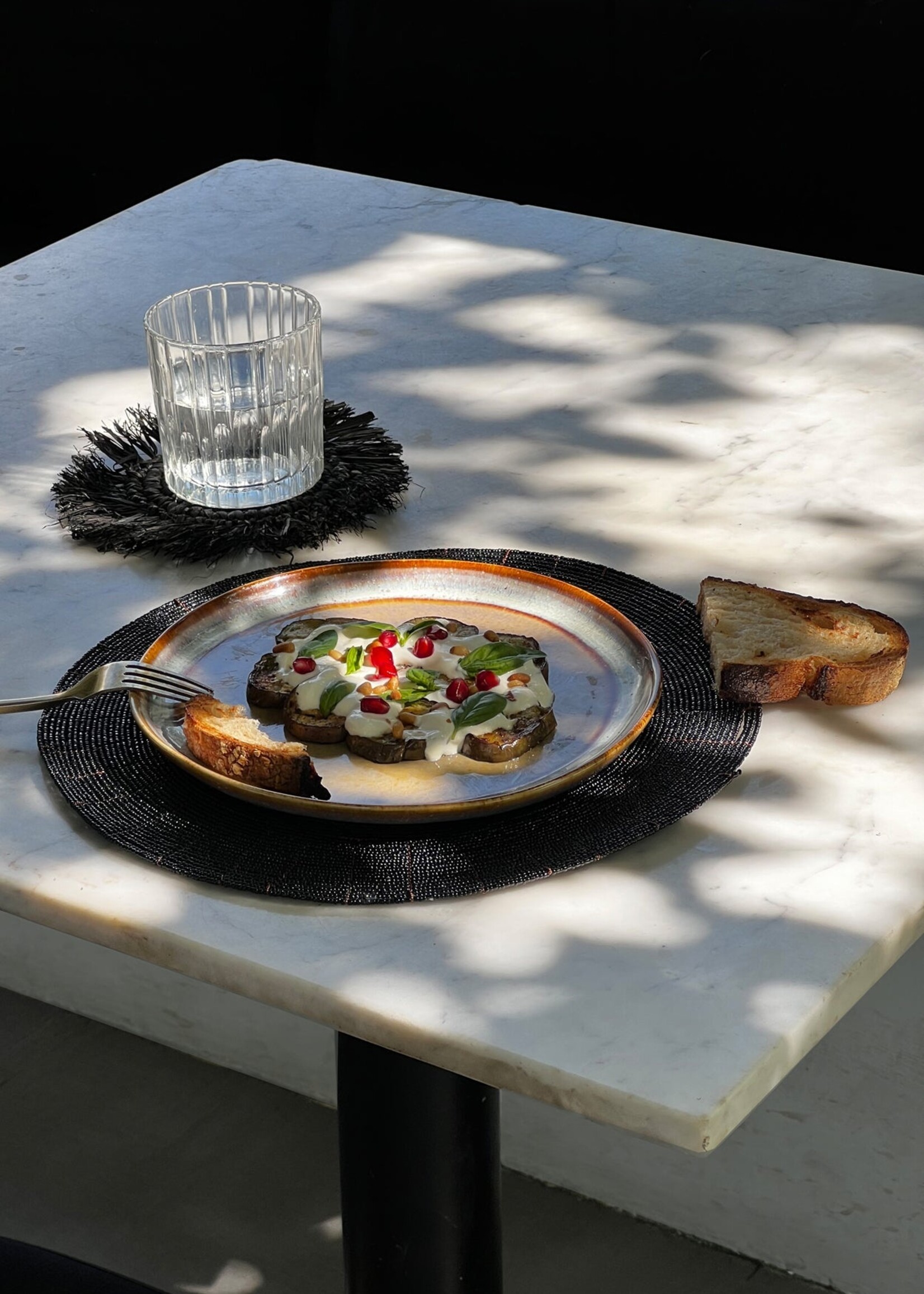 Bazar Bizar Antwerp The Beaded Placemat - Black