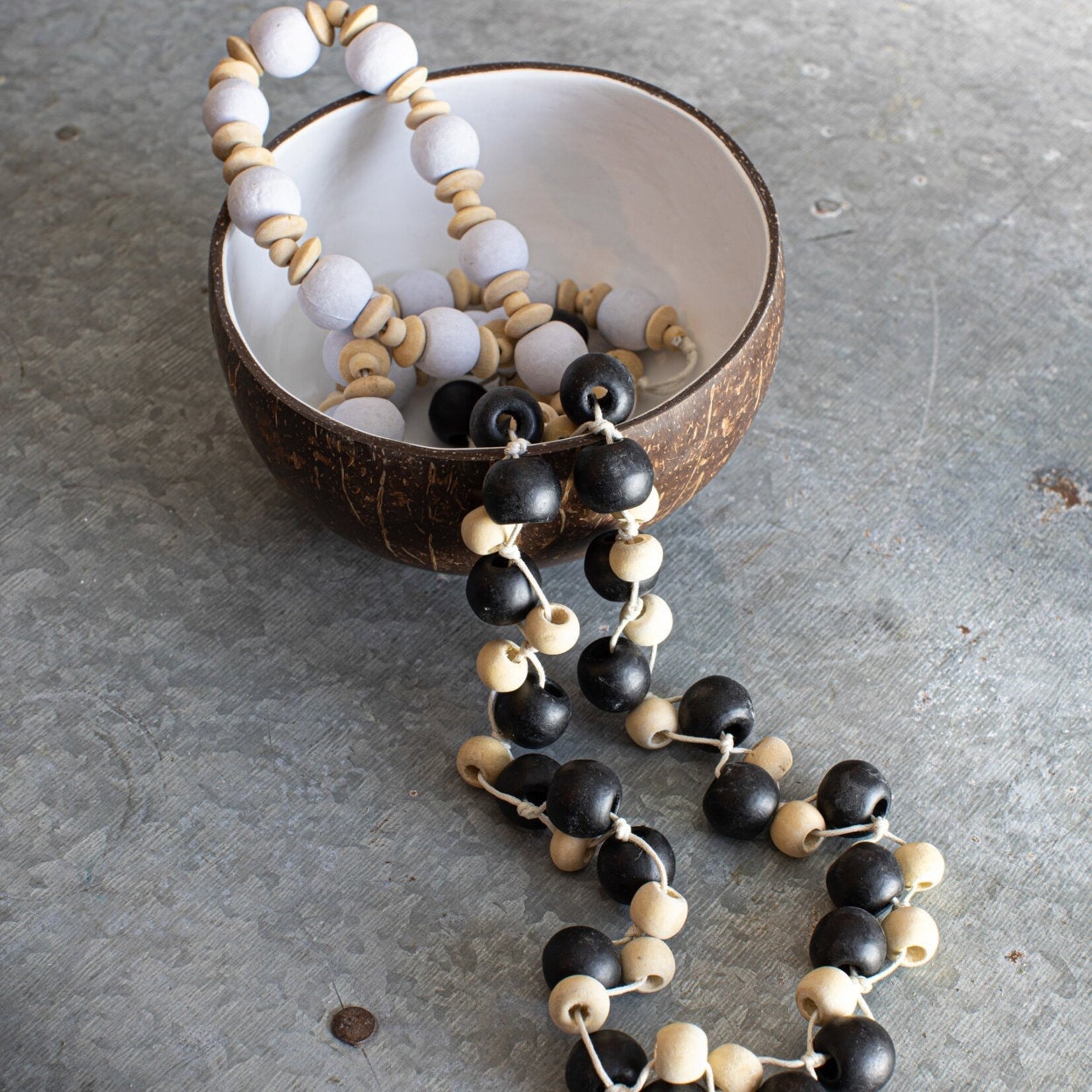 Bazar Bizar Antwerp The Canggu Necklace - Natural Black