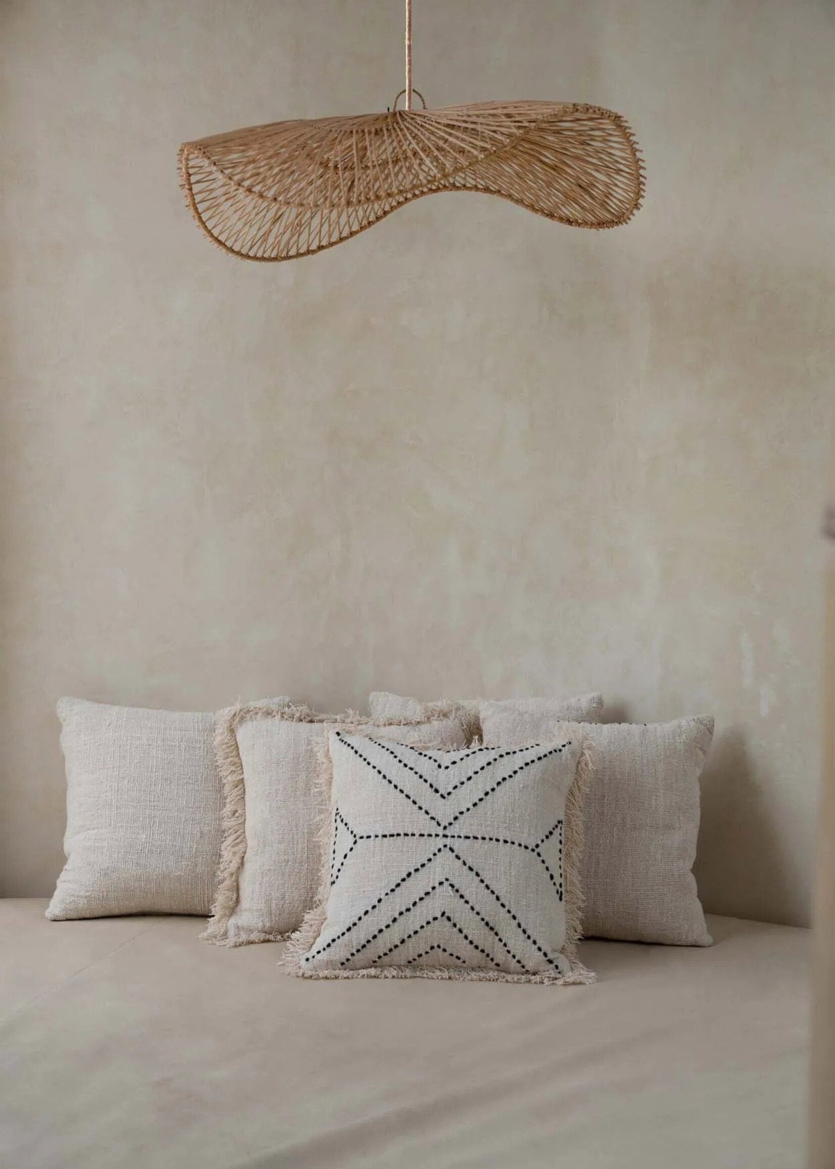 Bazar Bizar Antwerp The Chapeau Pendant - Natural - L