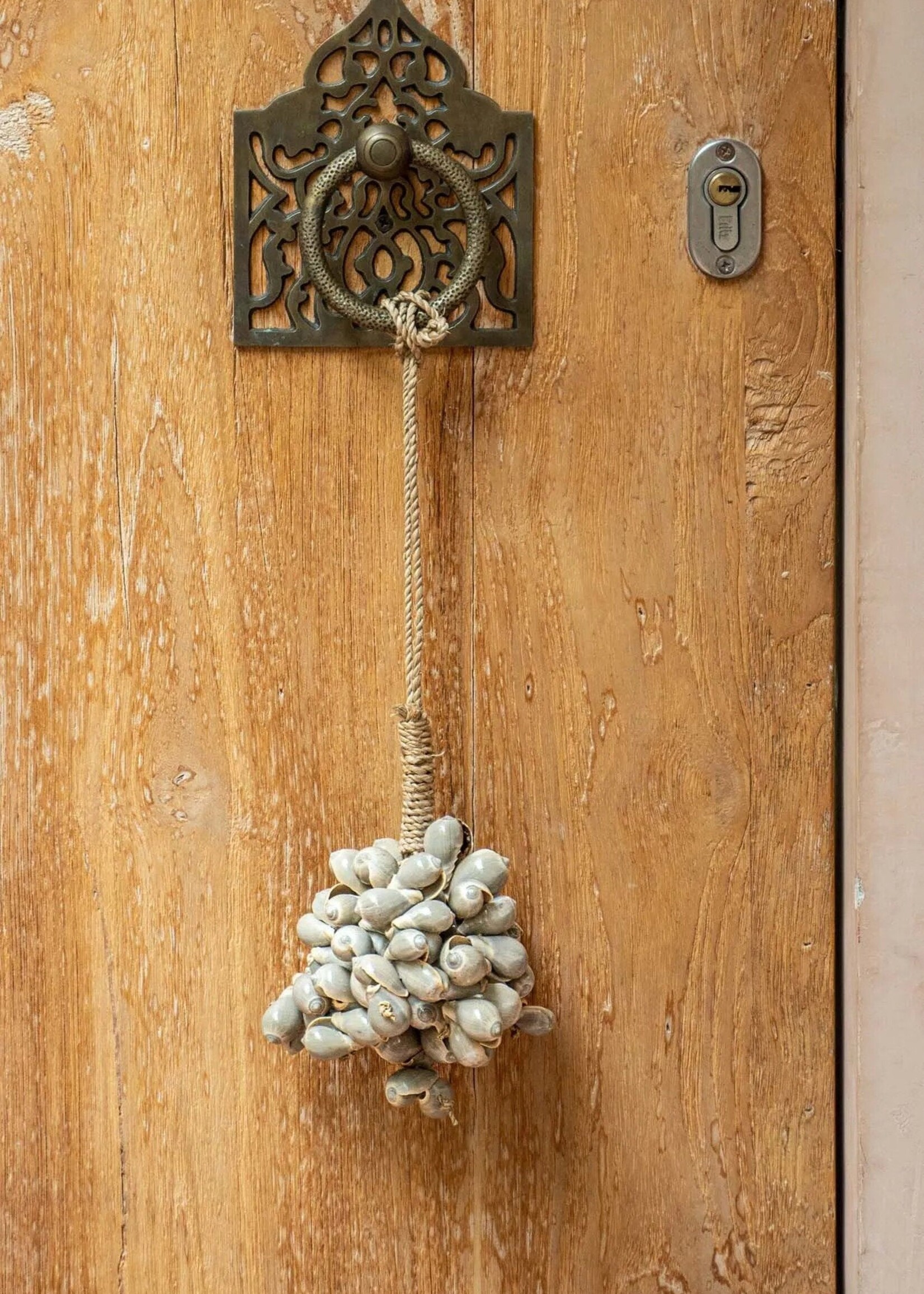 Bazar Bizar Antwerp The Grey Shell Tassel