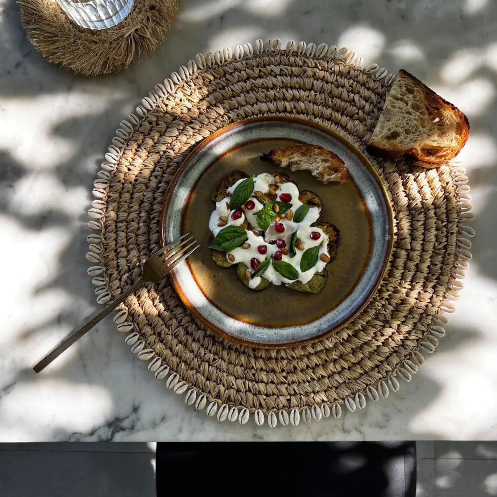 Bazar Bizar Antwerp The Raffia Shell Placemat - Natural