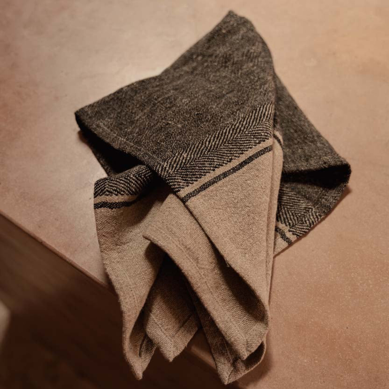 Bazar Bizar Antwerp The Linen Dash Kitchen Towel - Natural Black - 50x70