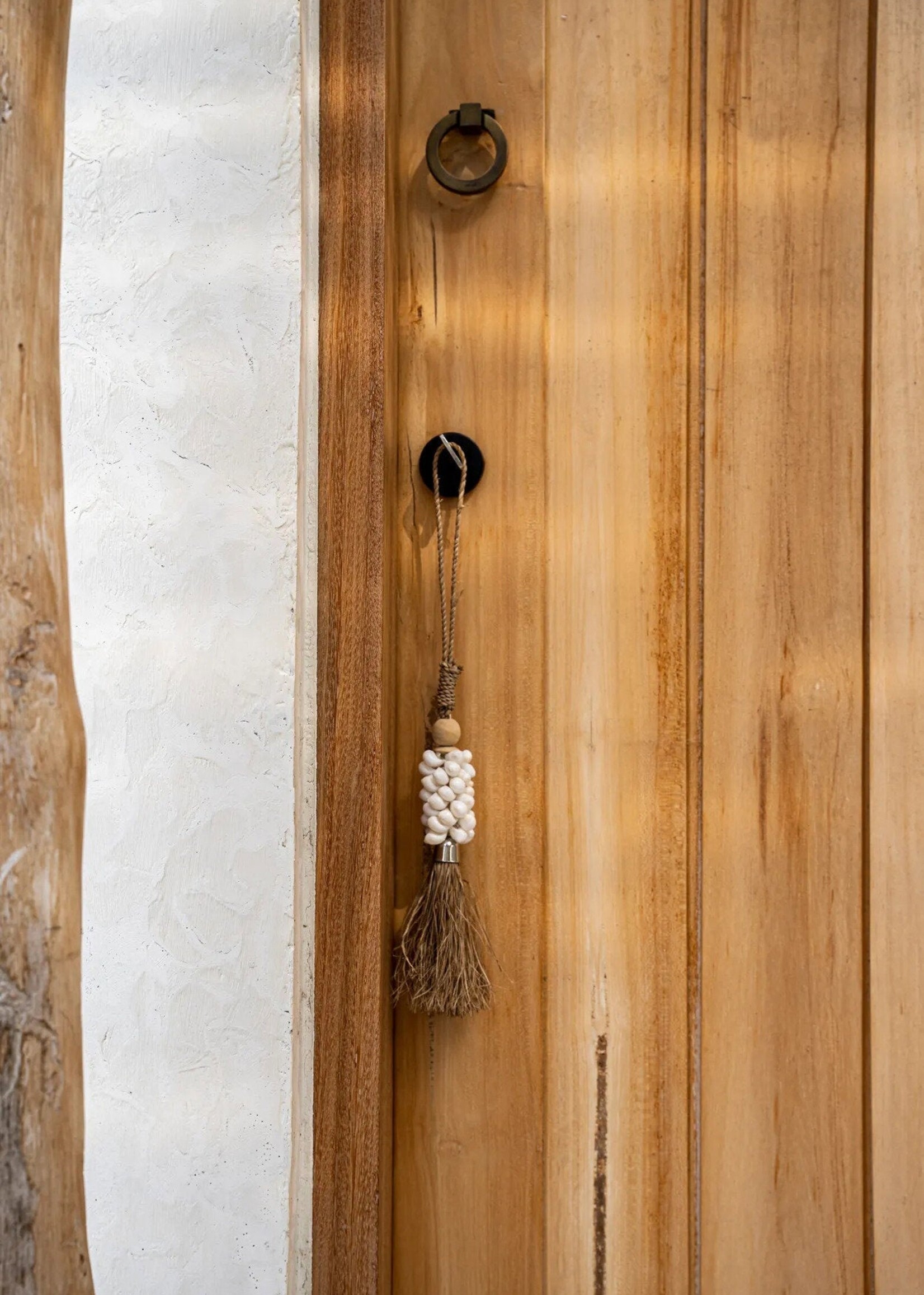 Bazar Bizar Antwerp The Cowrie and Raffia Tassel - Natural