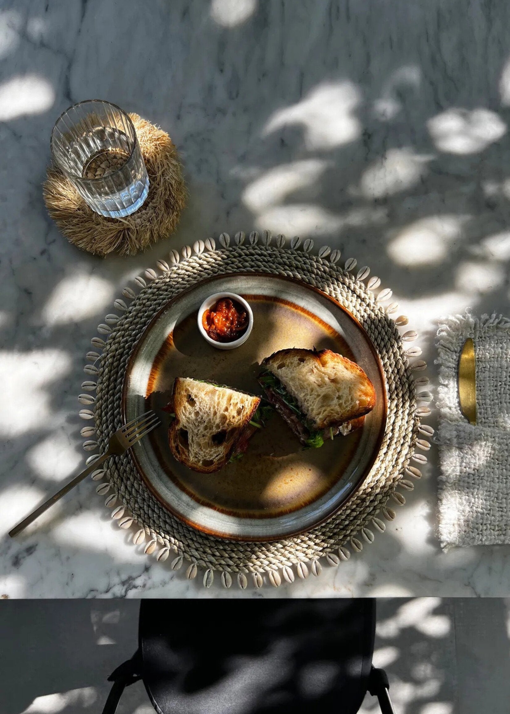 Bazar Bizar Antwerp The Seagrass Shell Placemat - Natural