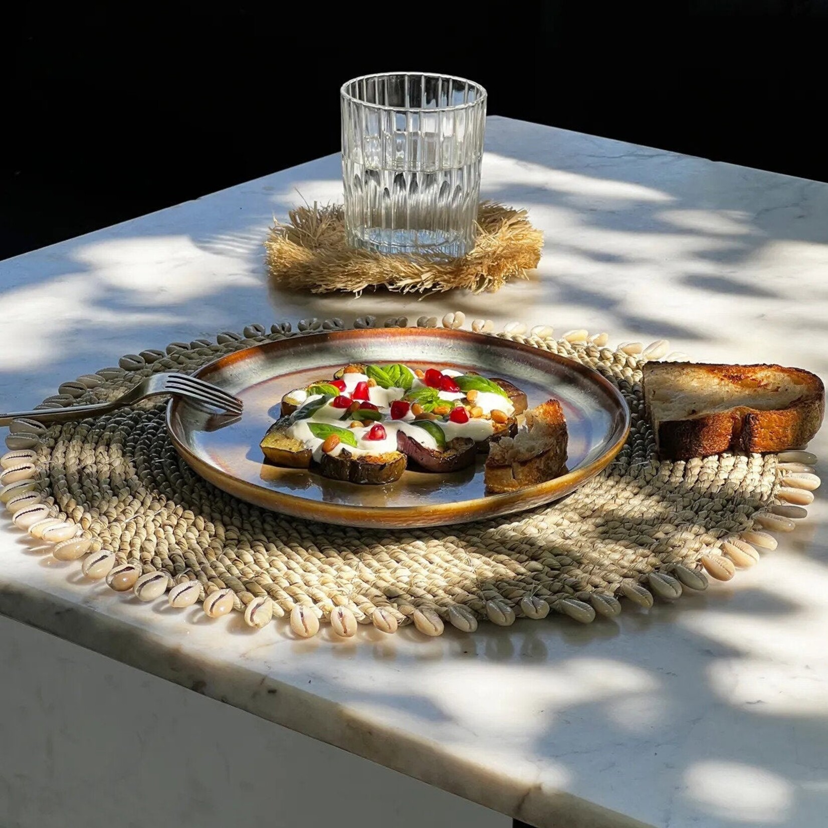 Bazar Bizar Antwerp The Seagrass Shell Placemat - Natural