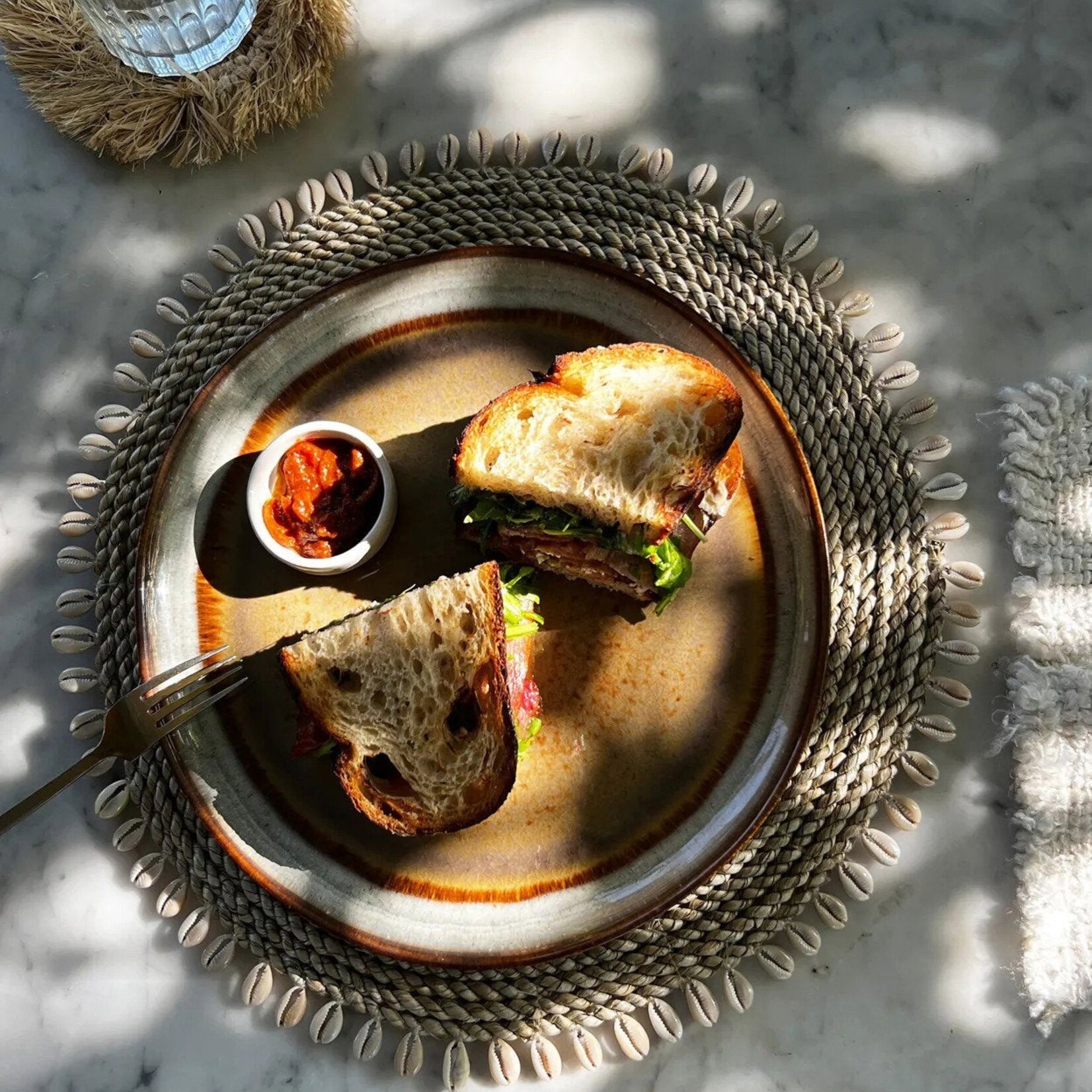 Bazar Bizar Antwerp The Seagrass Shell Placemat - Natural
