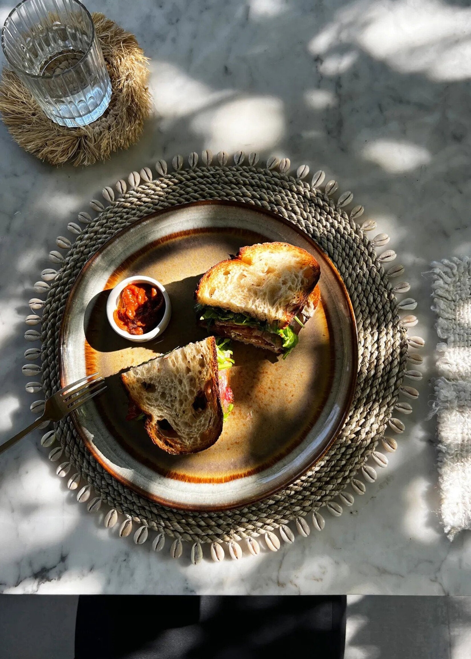 Bazar Bizar Antwerp The Seagrass Shell Placemat - Natural