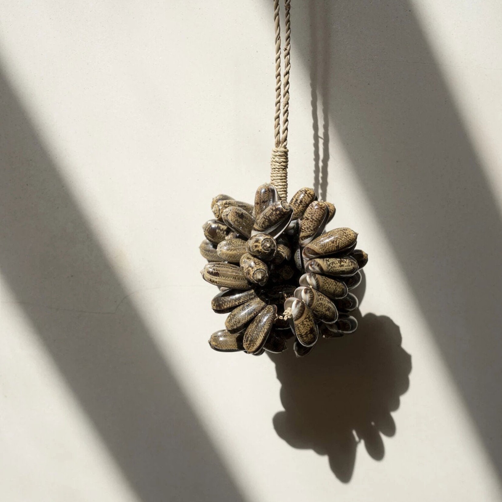Bazar Bizar Antwerp The Brown Cowrie Shell Tassel