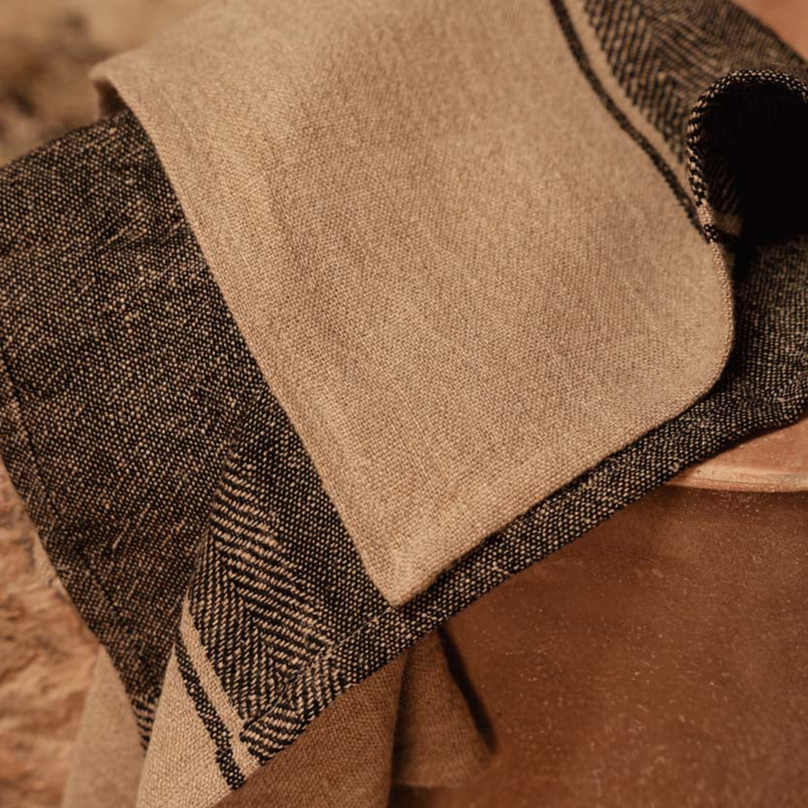Bazar Bizar Antwerp The Linen Moody Kitchen Towel - Natural Black - 50x70