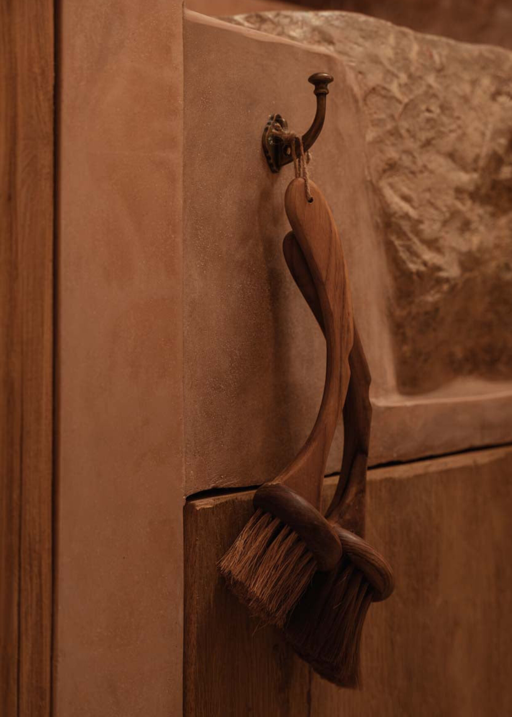 Bazar Bizar Antwerp The Hatra Brush - Natural