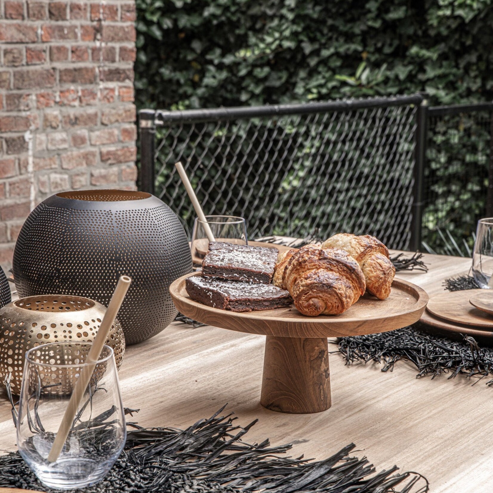 Bazar Bizar Antwerp The Pierced Ball - Black Gold - L