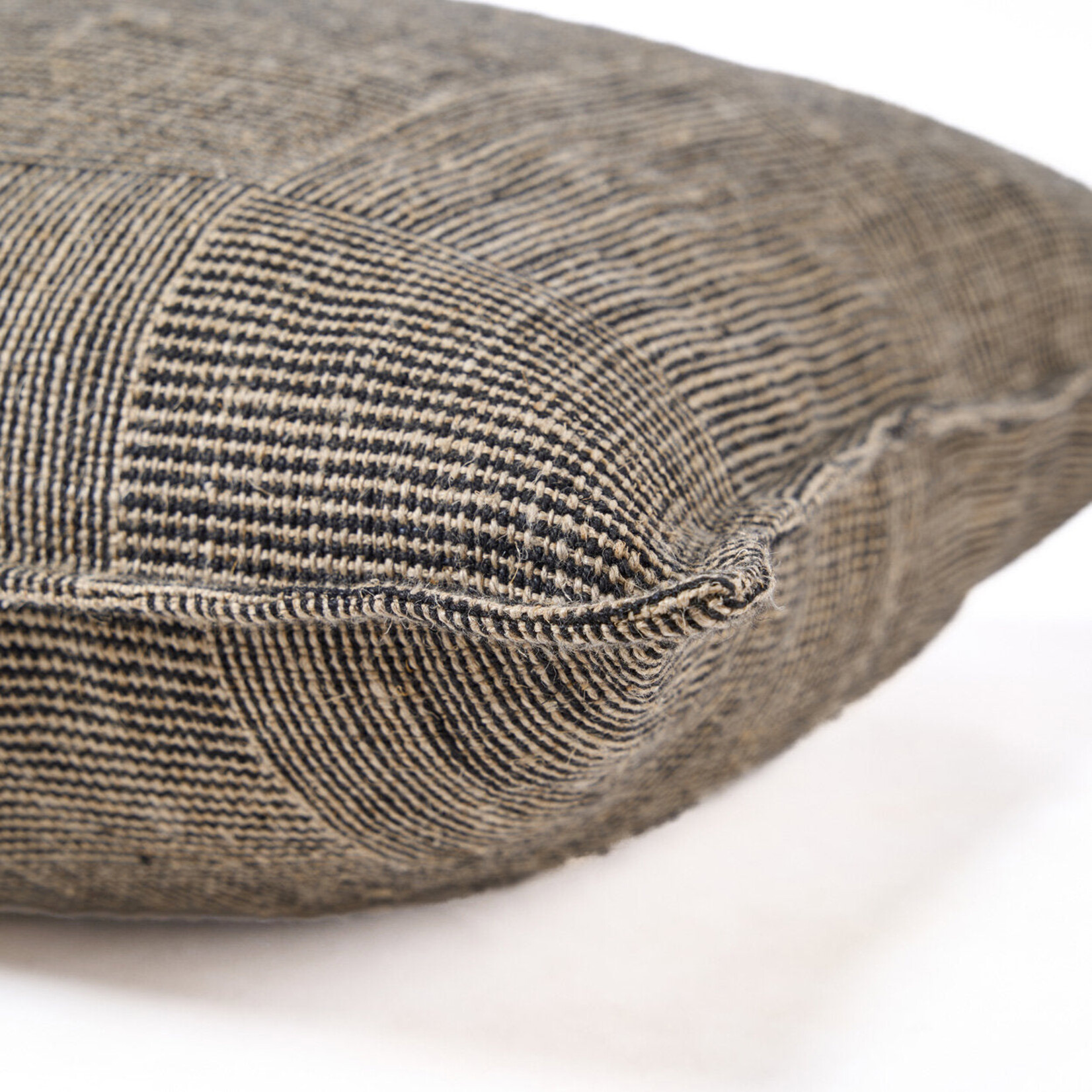 Bazar Bizar Antwerp The Bloc Party Cushion Cover - Black Natural - 50x50