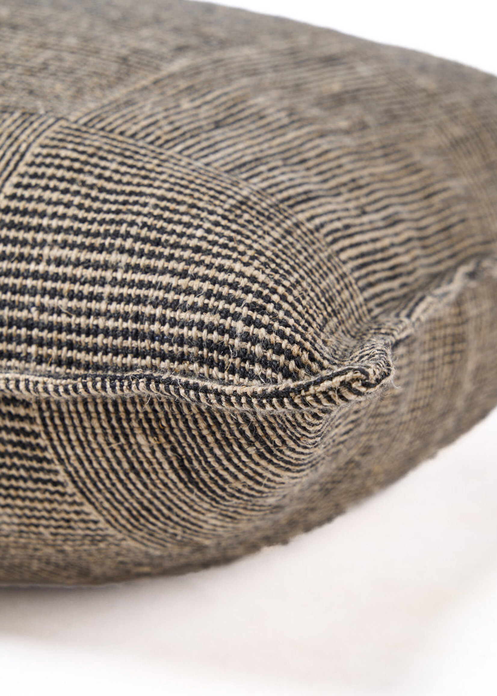 Bazar Bizar Antwerp The Bloc Party Cushion Cover - Black Natural - 50x50