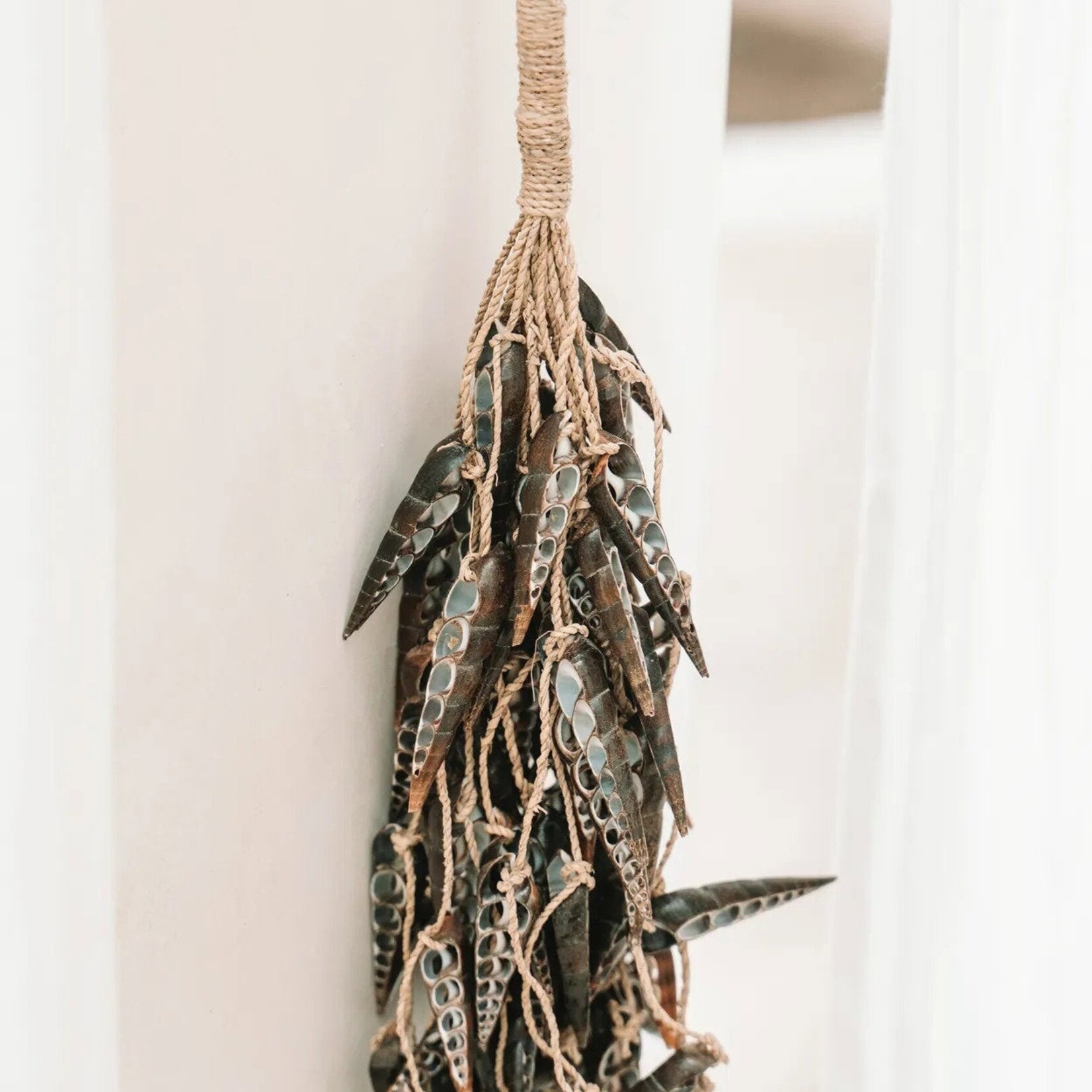 Bazar Bizar Antwerp The Unicorn Shell Tassel - Brown