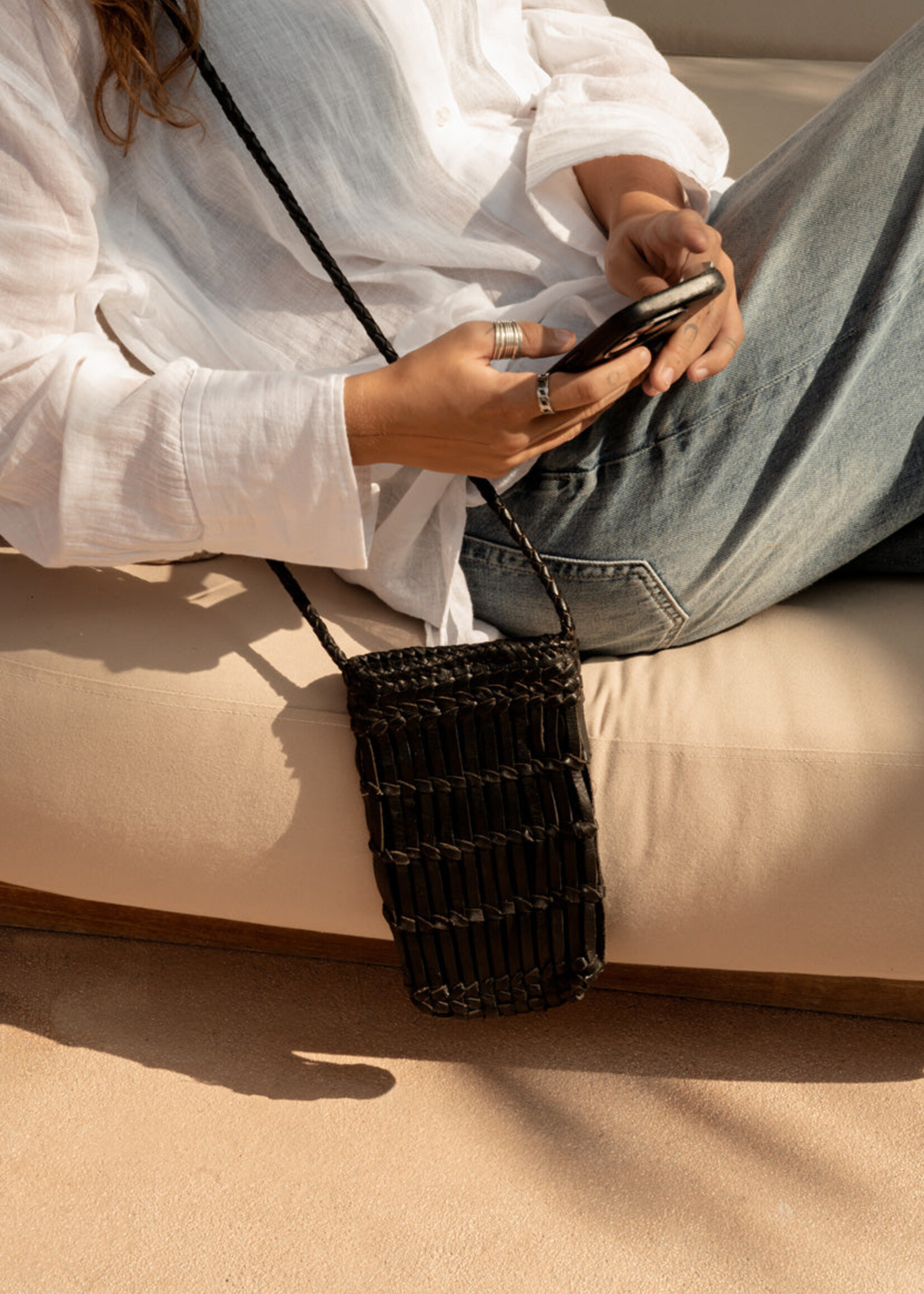 Bazar Bizar Antwerp The Dial Diva Phone Bag - Black