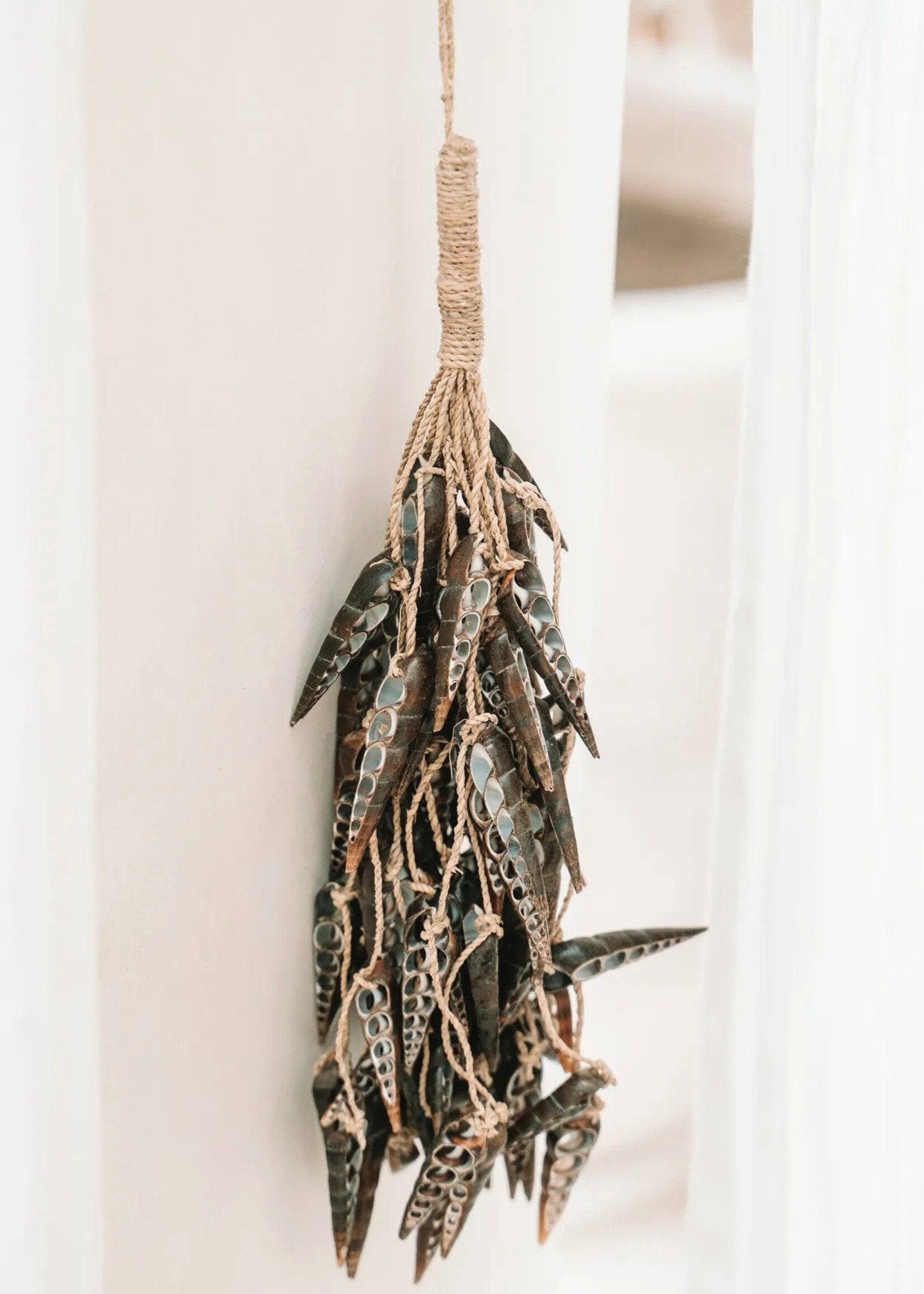 Bazar Bizar Antwerp The Unicorn Shell Tassel - Brown