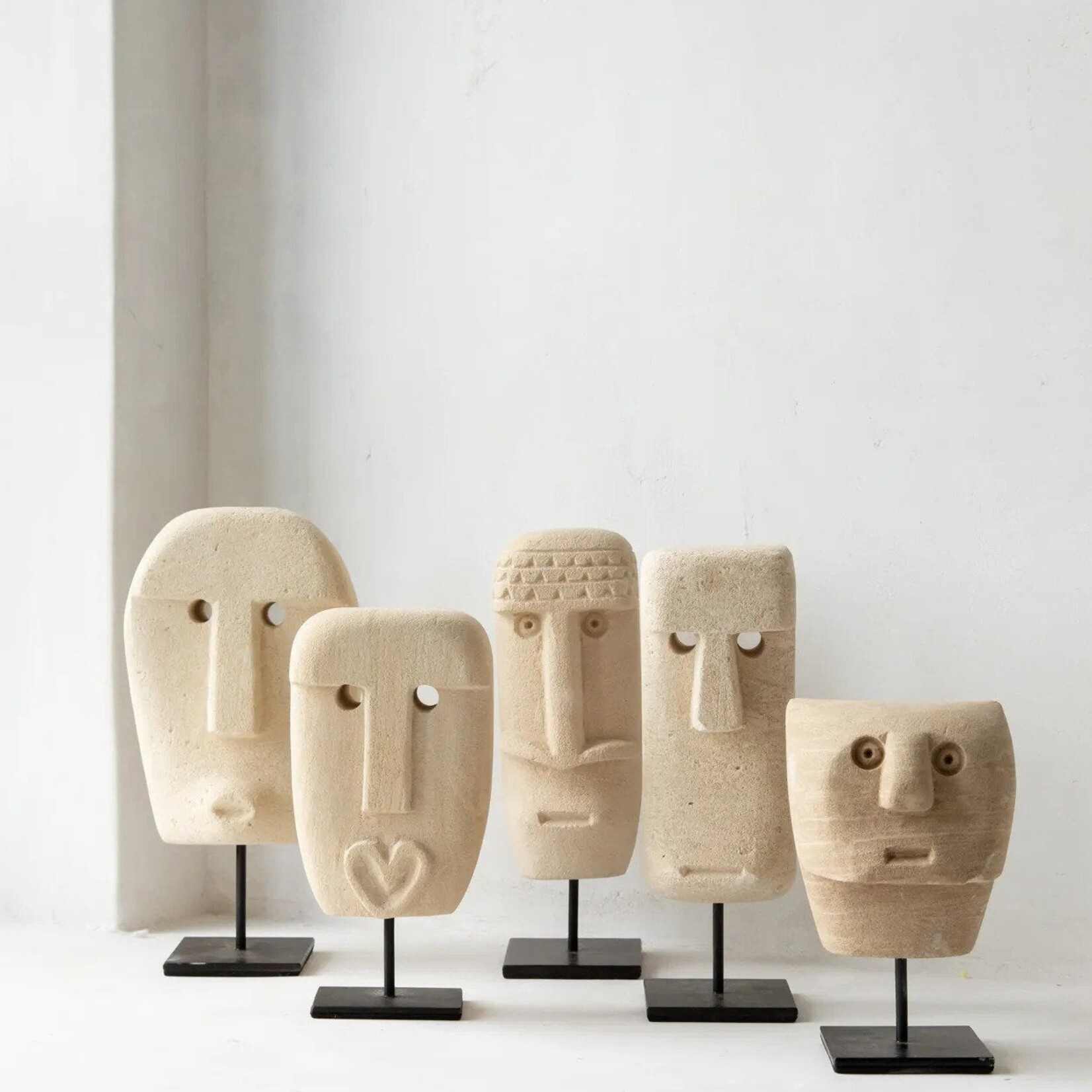 Bazar Bizar Antwerp The Sumba Stone #20 on Stand