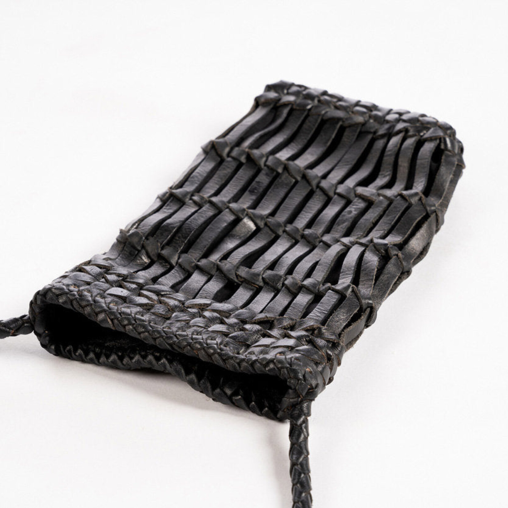 Bazar Bizar Antwerp The Dial Diva Phone Bag - Black