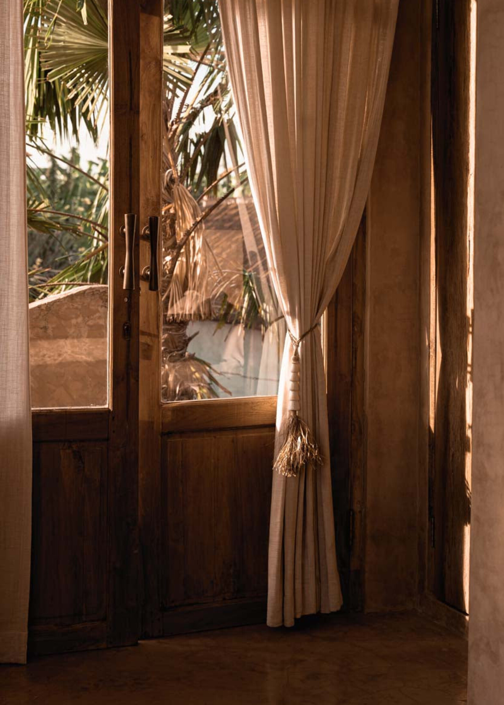 Bazar Bizar Antwerp The Cone Shell Tassel - Natural White