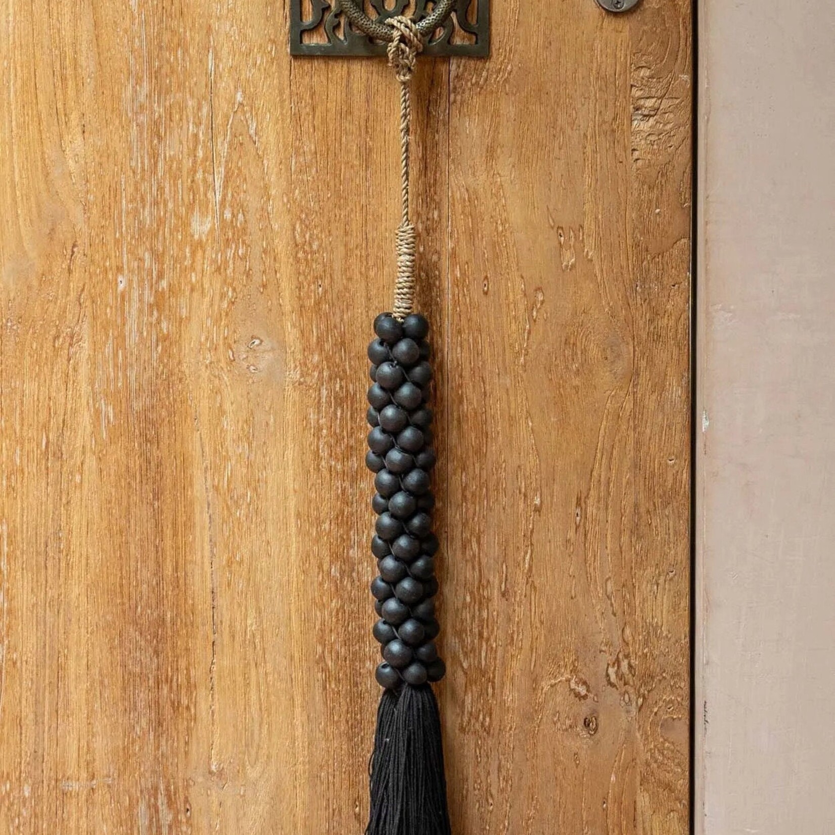 Bazar Bizar Antwerp The Wooden Beads with Cotton Tassel - Black