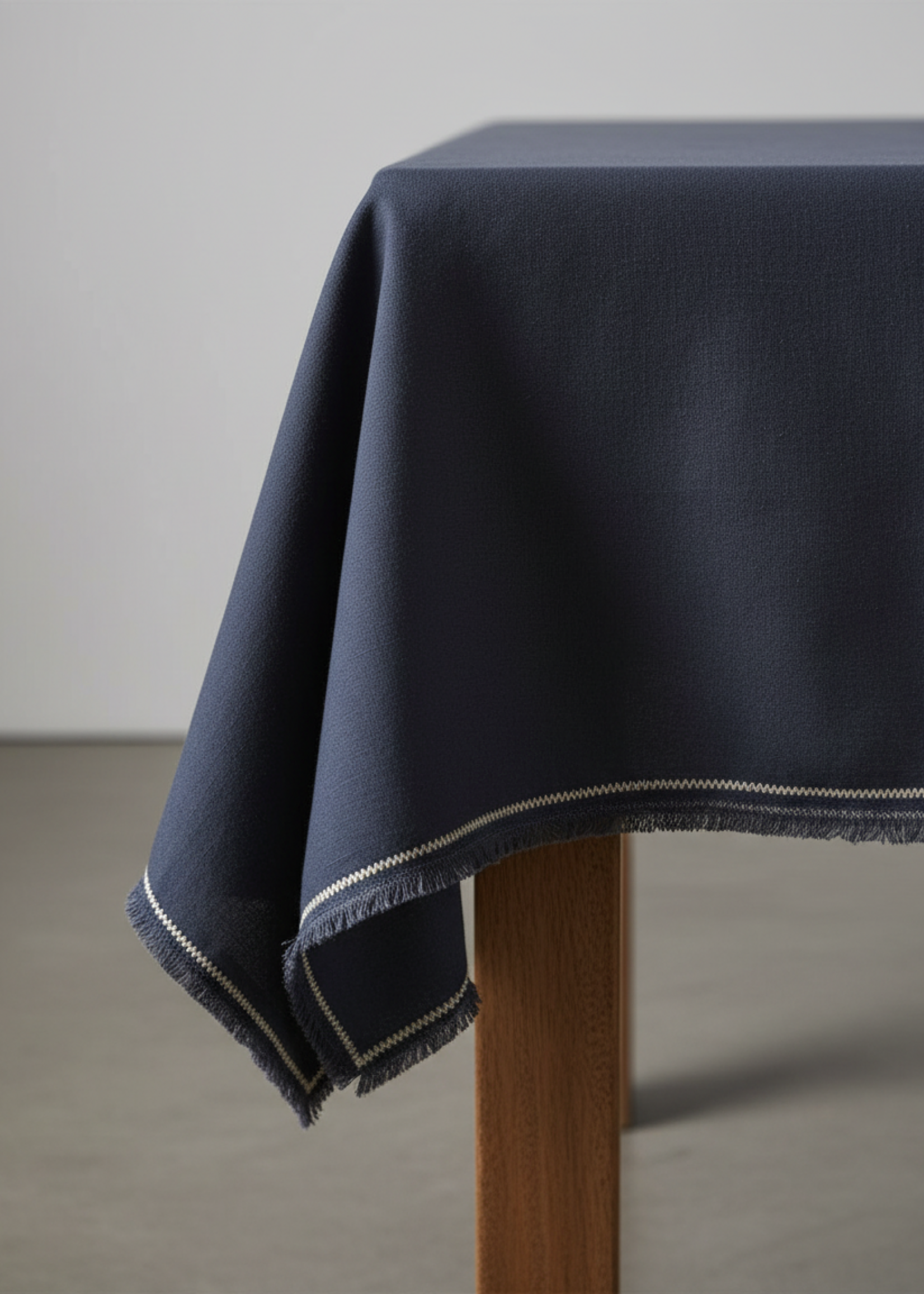 Bazar Bizar Antwerp The Tuscany Tablecloth - Black Natural - 150x300