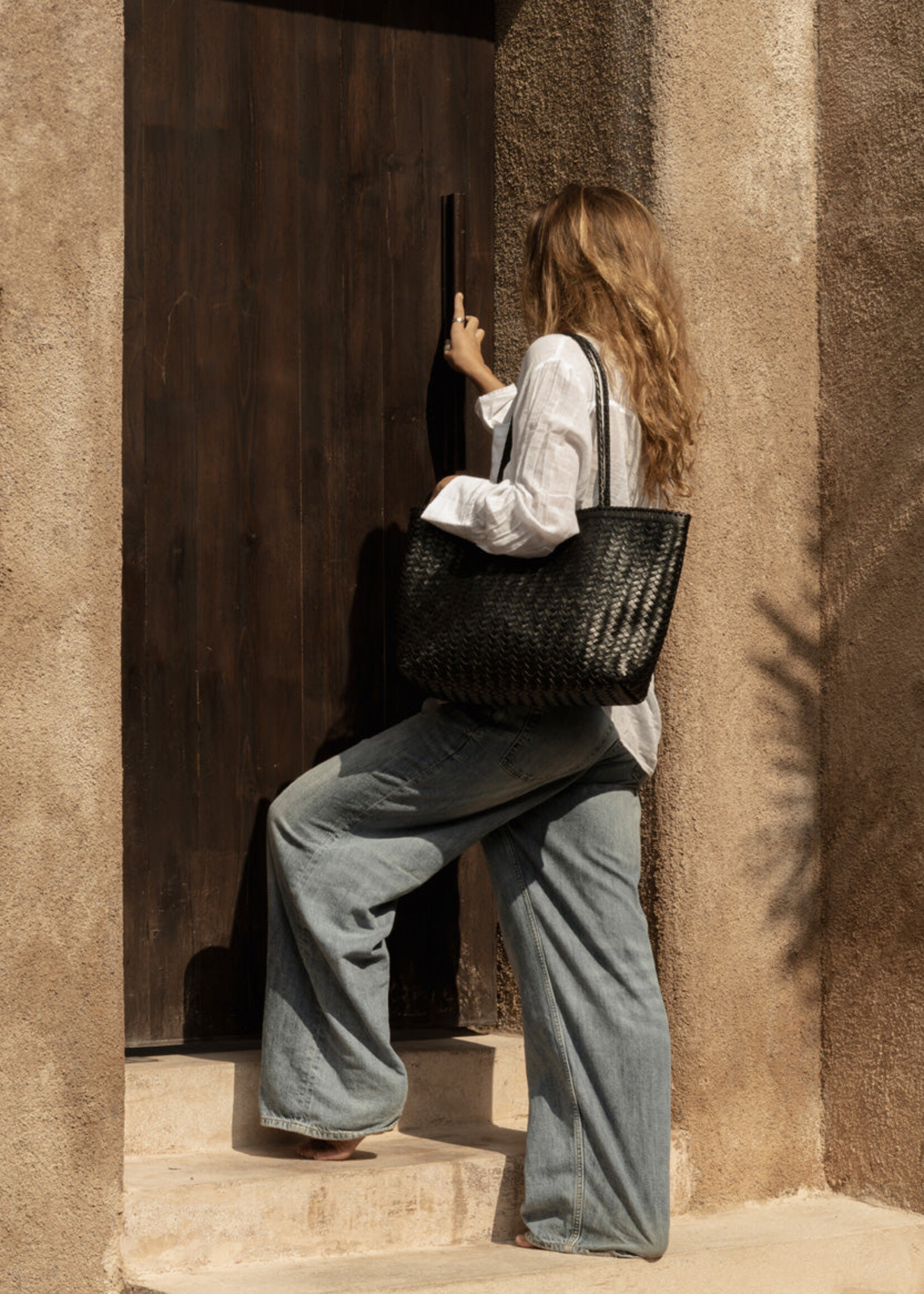 Bazar Bizar Antwerp The Execu-Shopper - Black