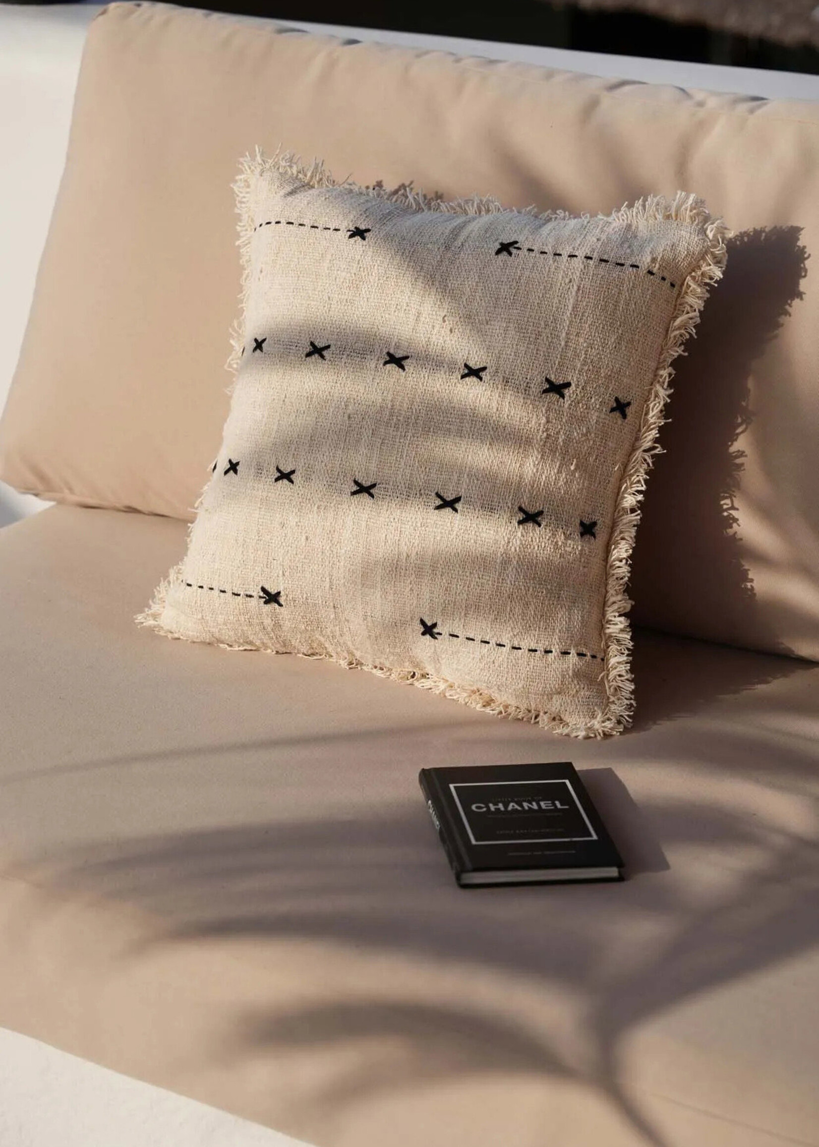 Bazar Bizar Antwerp The French Kiss Cushion Cover - Natural Black