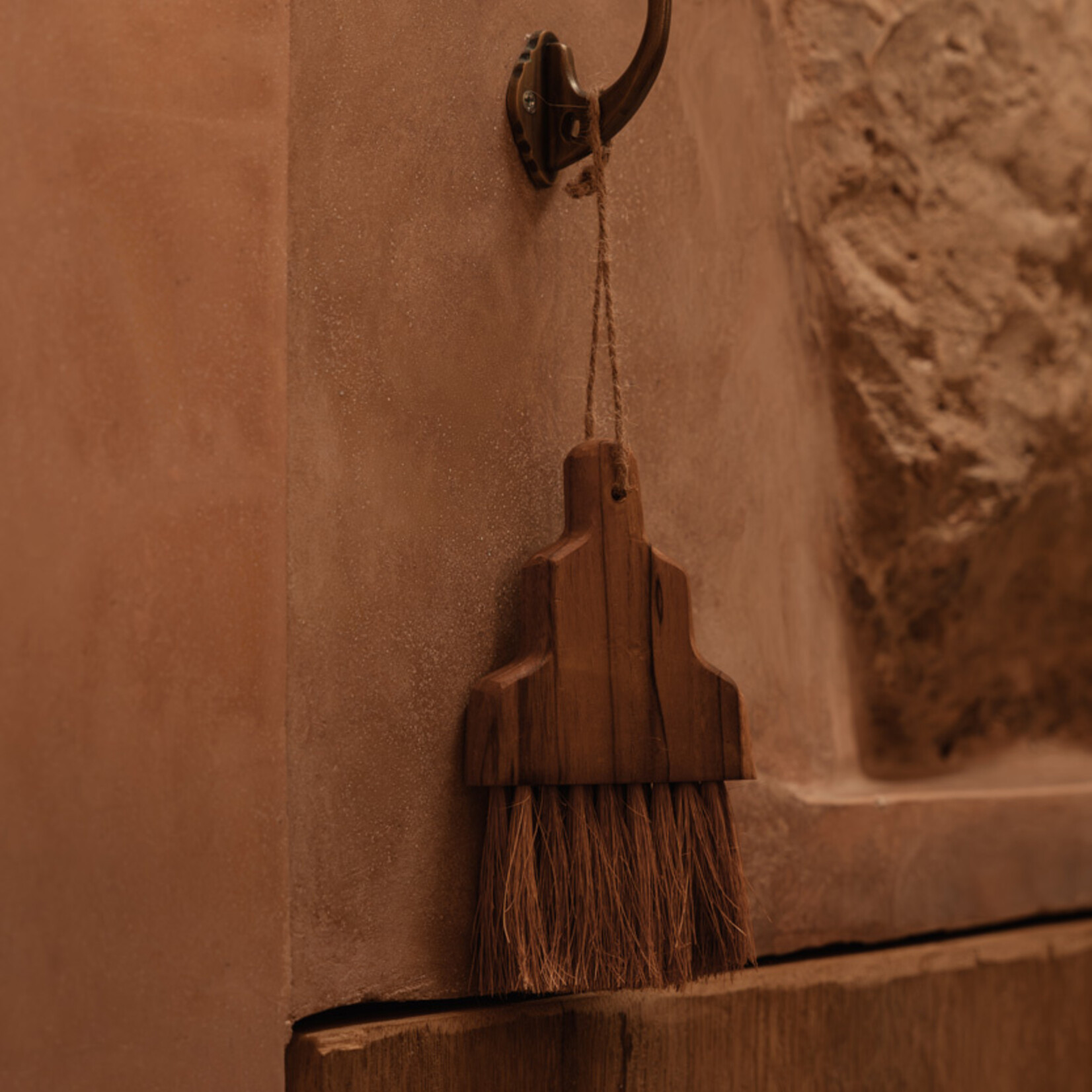 Bazar Bizar Antwerp The Osta Brush - Natural