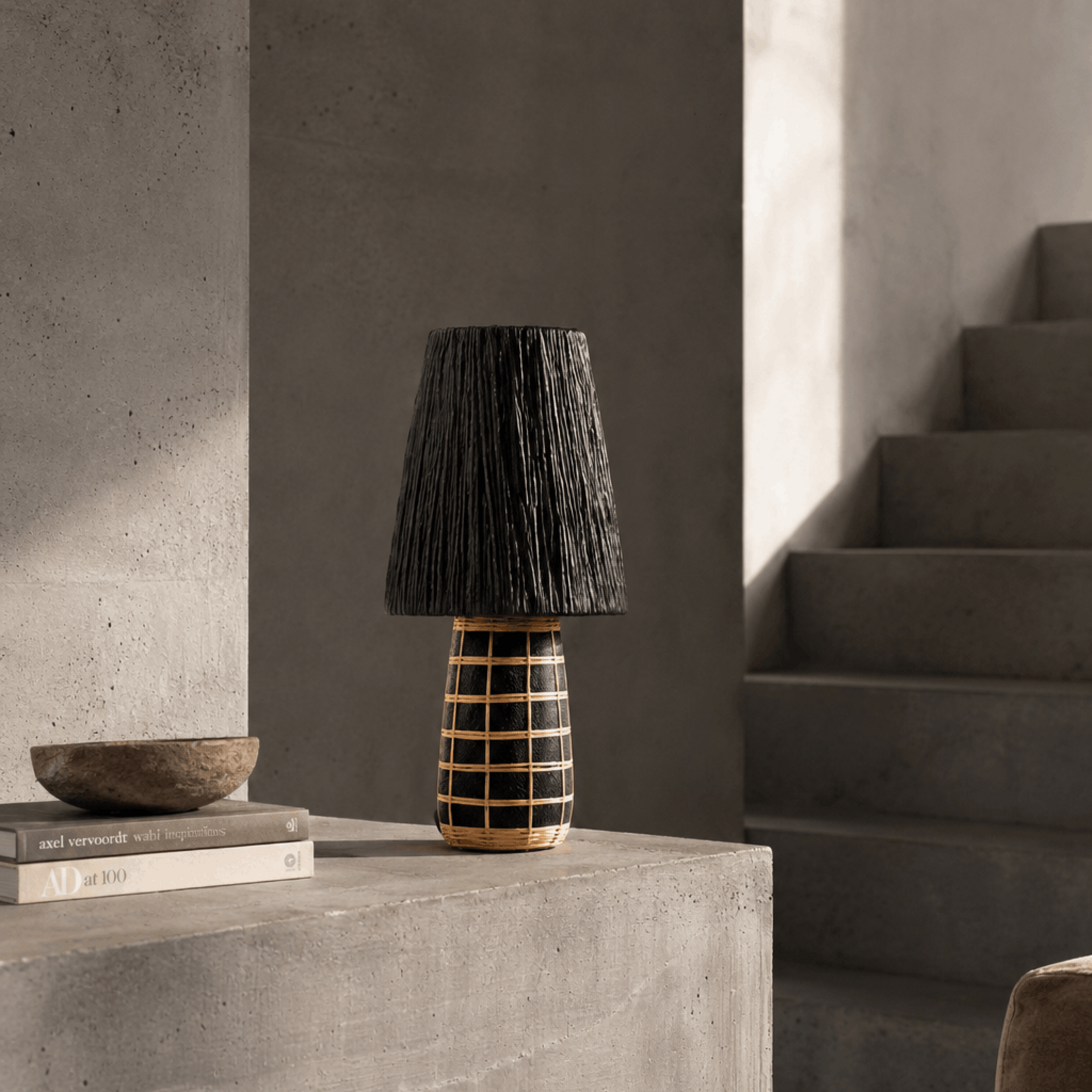 Bazar Bizar Antwerp The Naxos Table Lamp - Black Natural