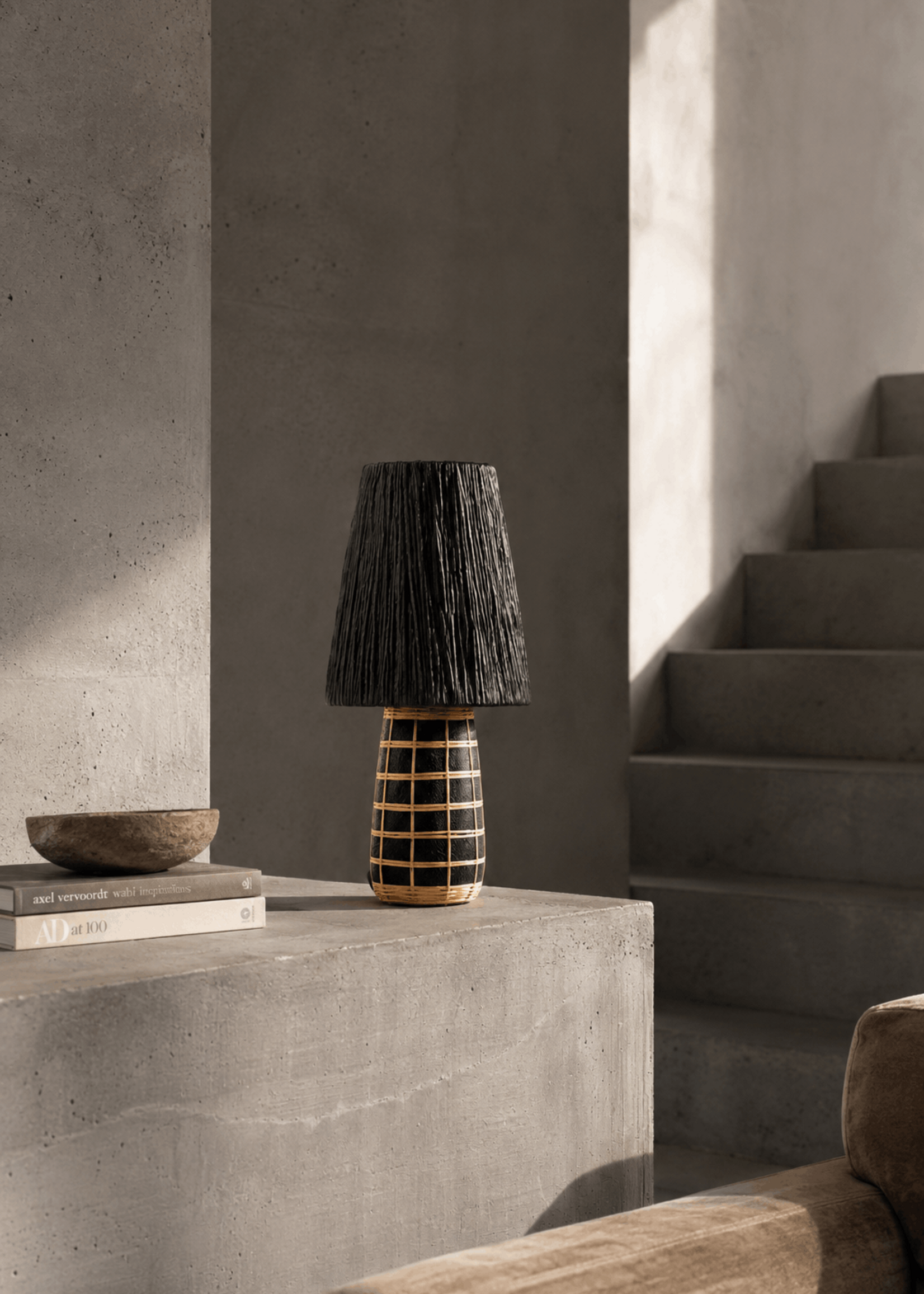 Bazar Bizar Antwerp The Naxos Table Lamp - Black Natural