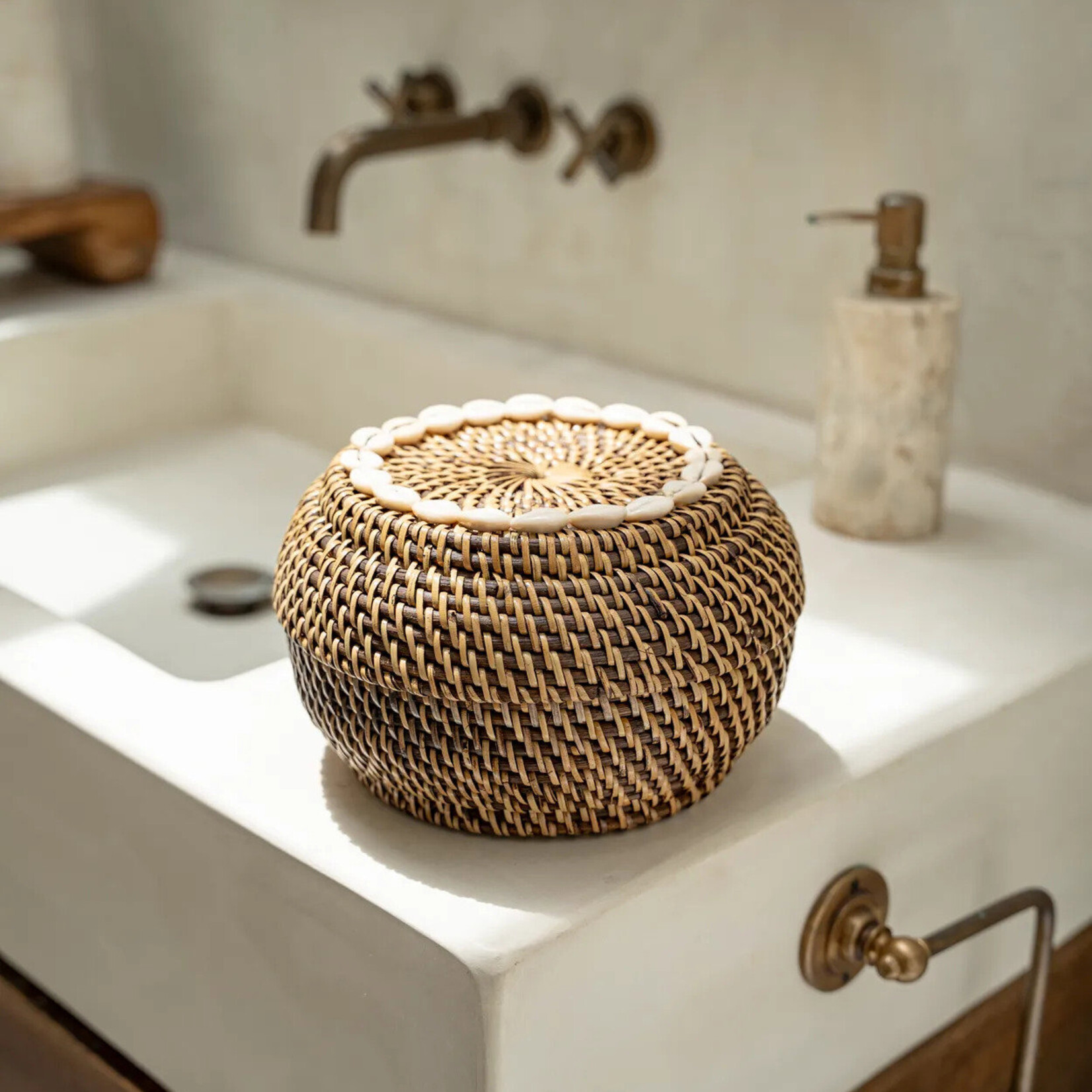 Bazar Bizar Antwerp The Colonial Peek-a-Boo Basket - Natural Brown - S