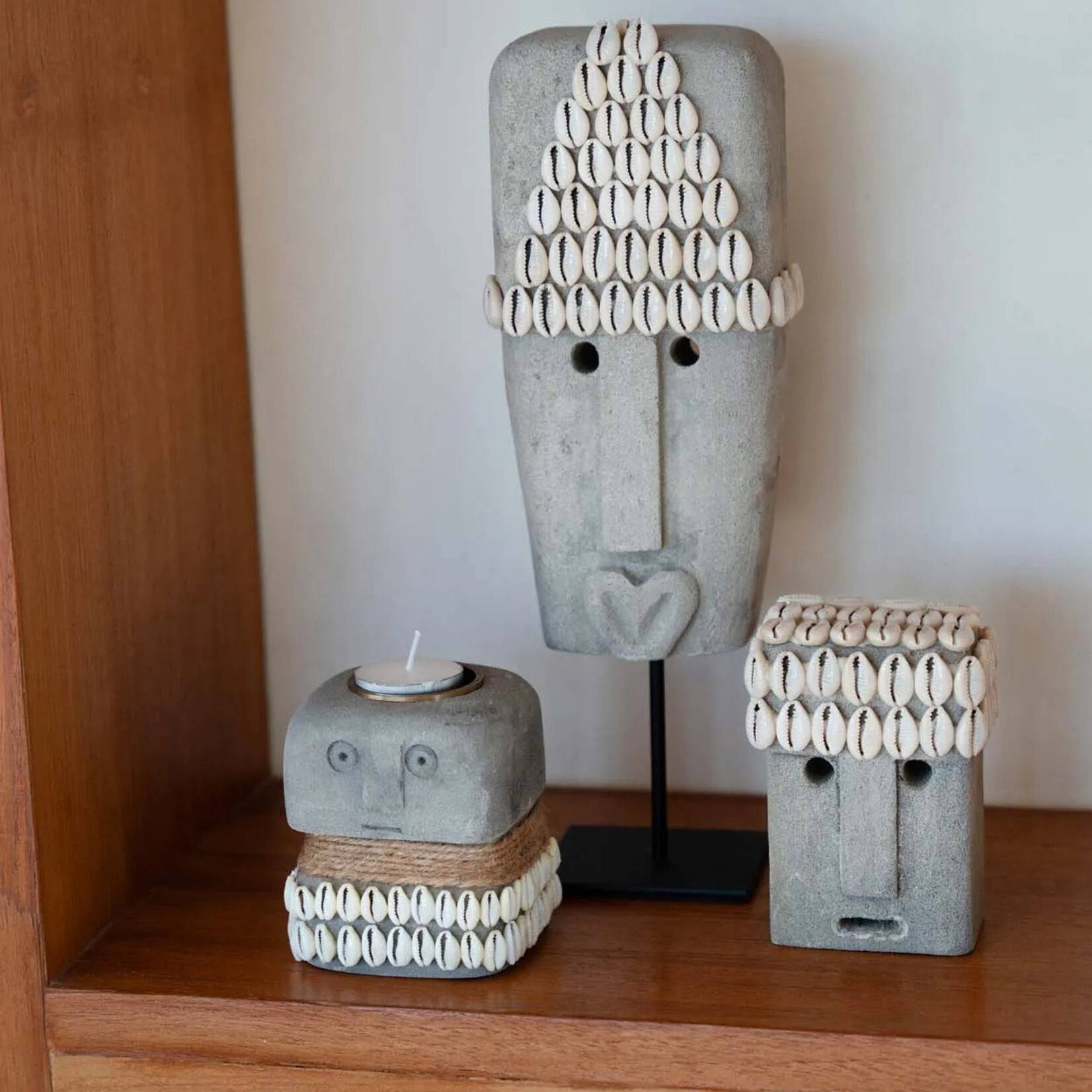 Bazar Bizar Antwerp The Sumba Stone #32 on Stand