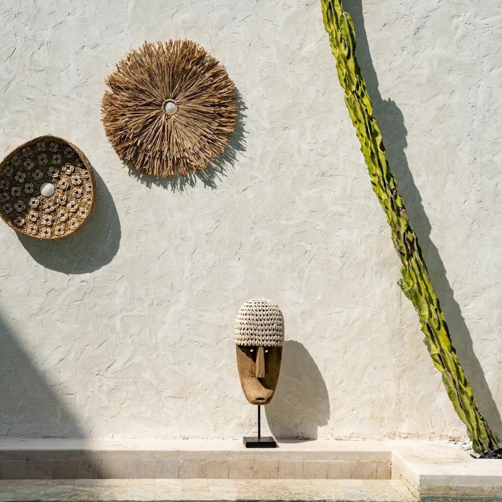 Bazar Bizar Antwerp The Cowrie Mask on Stand - Large