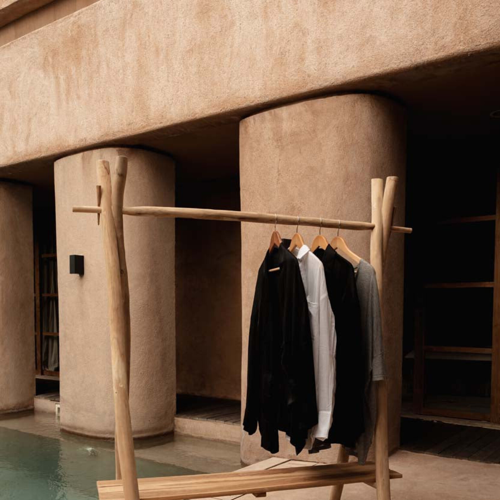 Bazar Bizar Antwerp The Cloth Rack - Natural
