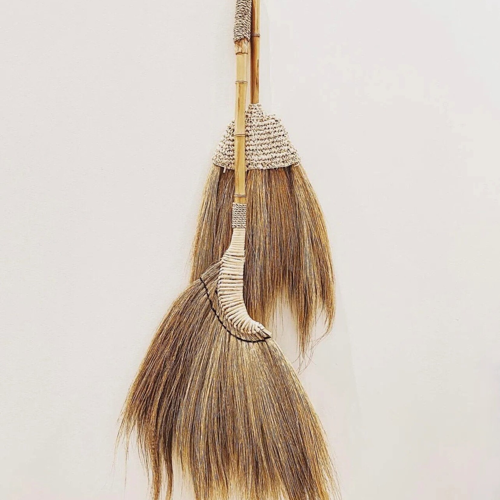 Bazar Bizar Antwerp The Rayung Broom - Natural