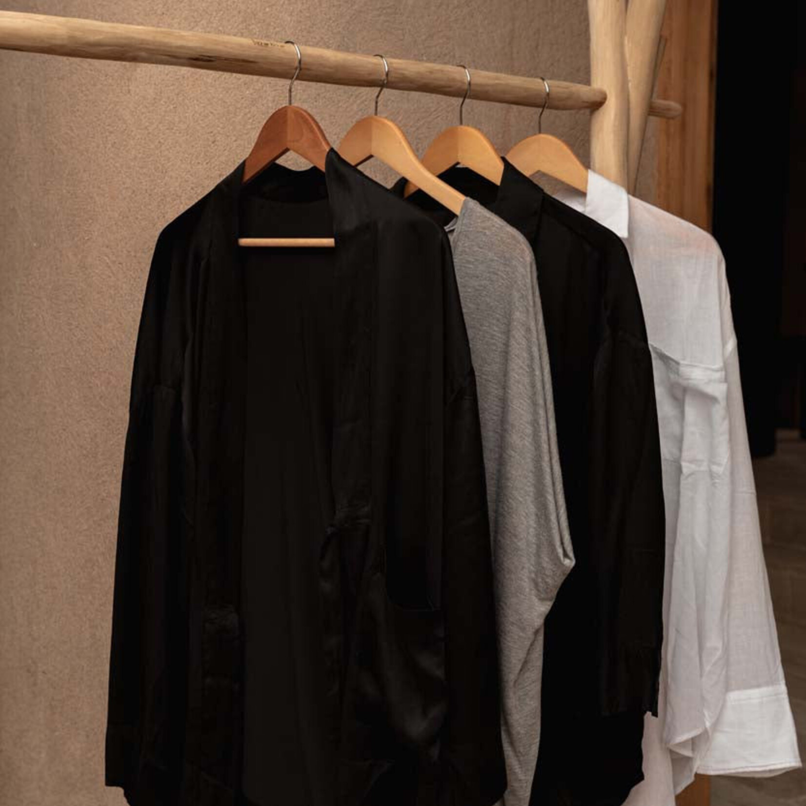 Bazar Bizar Antwerp The Cloth Rack - Natural