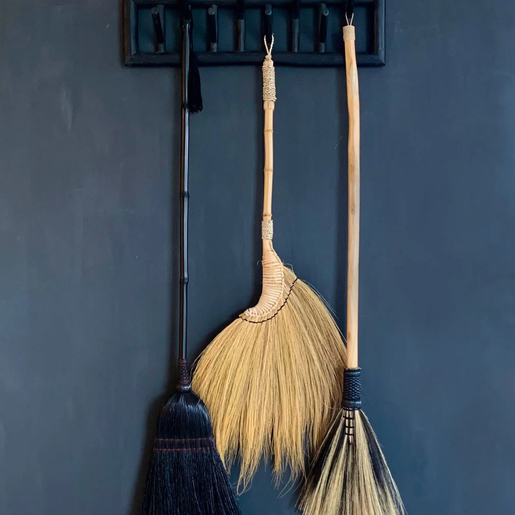 Bazar Bizar Antwerp The Rayung Broom - Natural