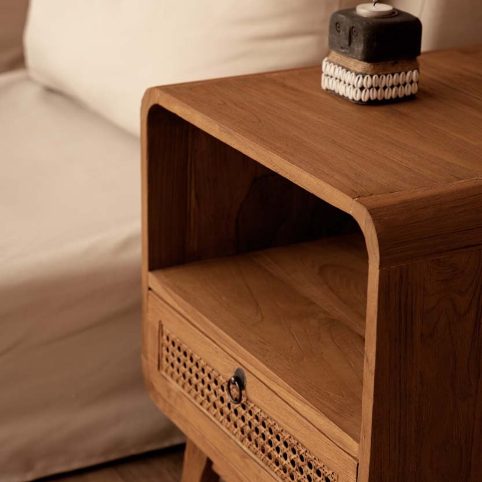 Bazar Bizar Antwerp The Sumba Stone #31 Candle Holder