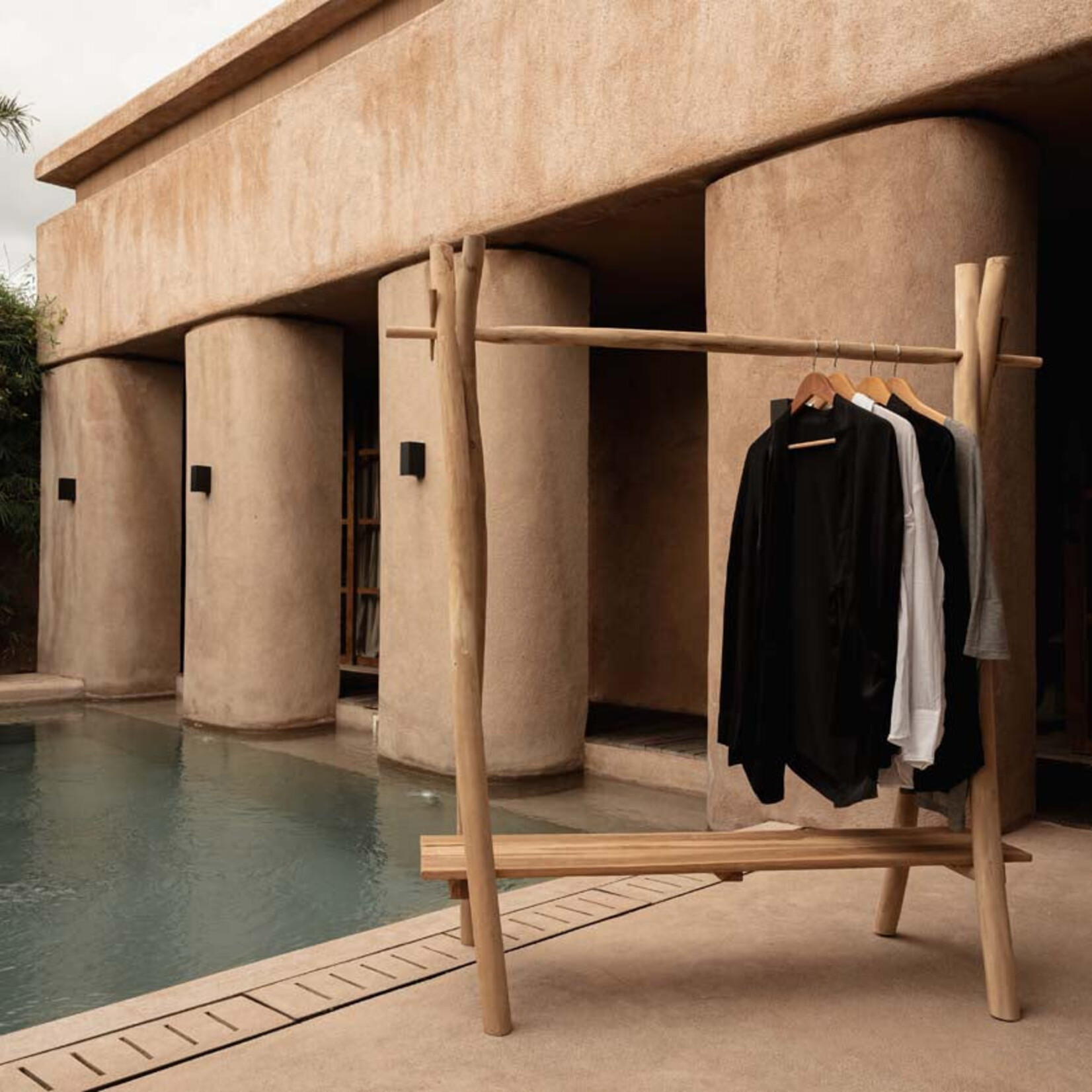 Bazar Bizar Antwerp The Cloth Rack - Natural