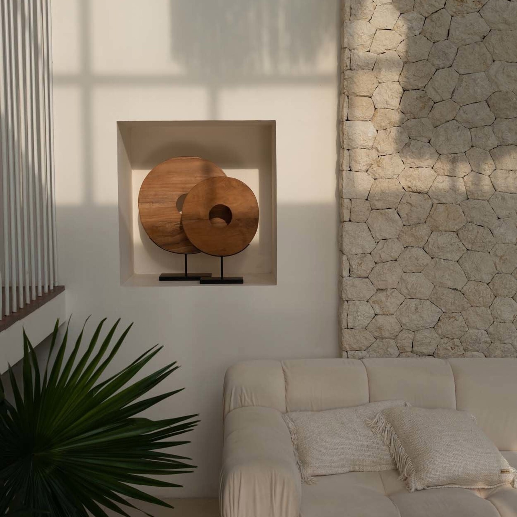 Bazar Bizar Antwerp The Teak Disc on Stand - M