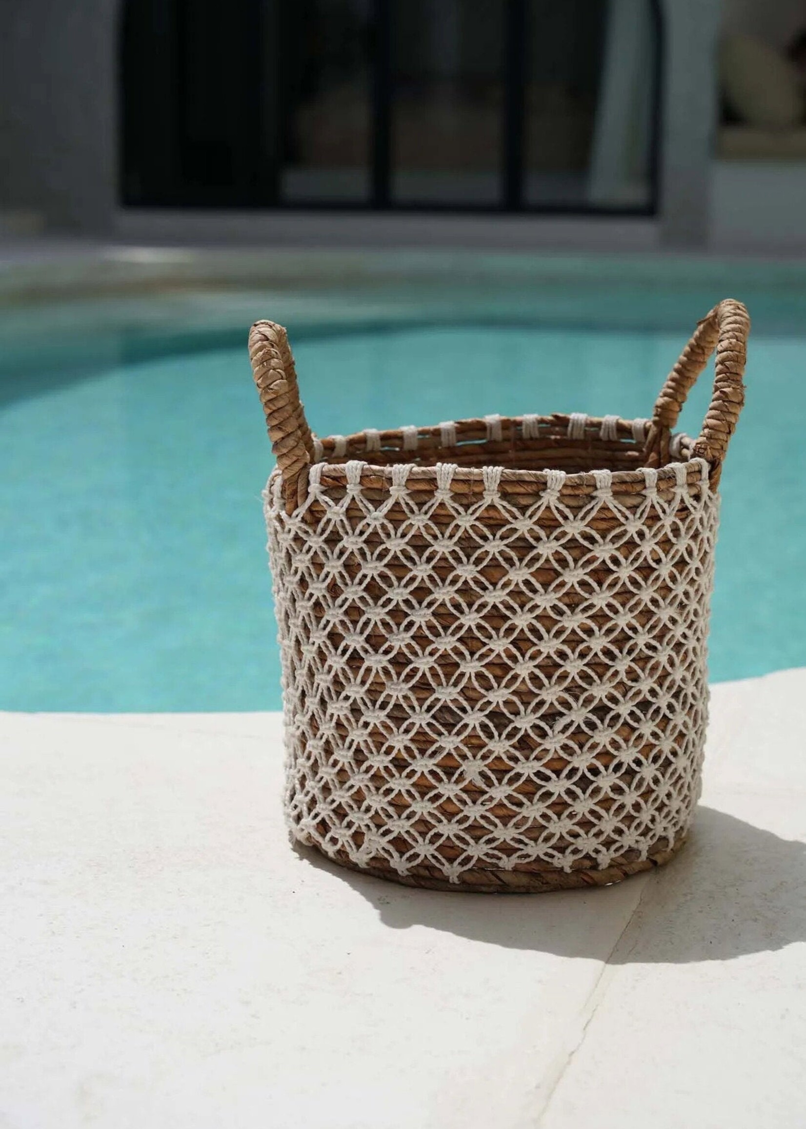 Bazar Bizar Antwerp The Crossed Stitched Macrame Basket - L