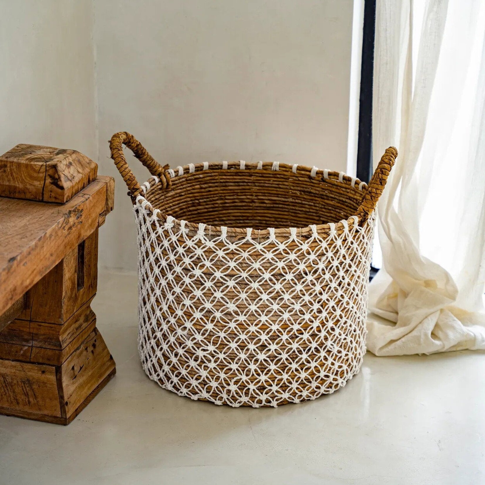 Bazar Bizar Antwerp The Crossed Stitched Macrame Basket - L