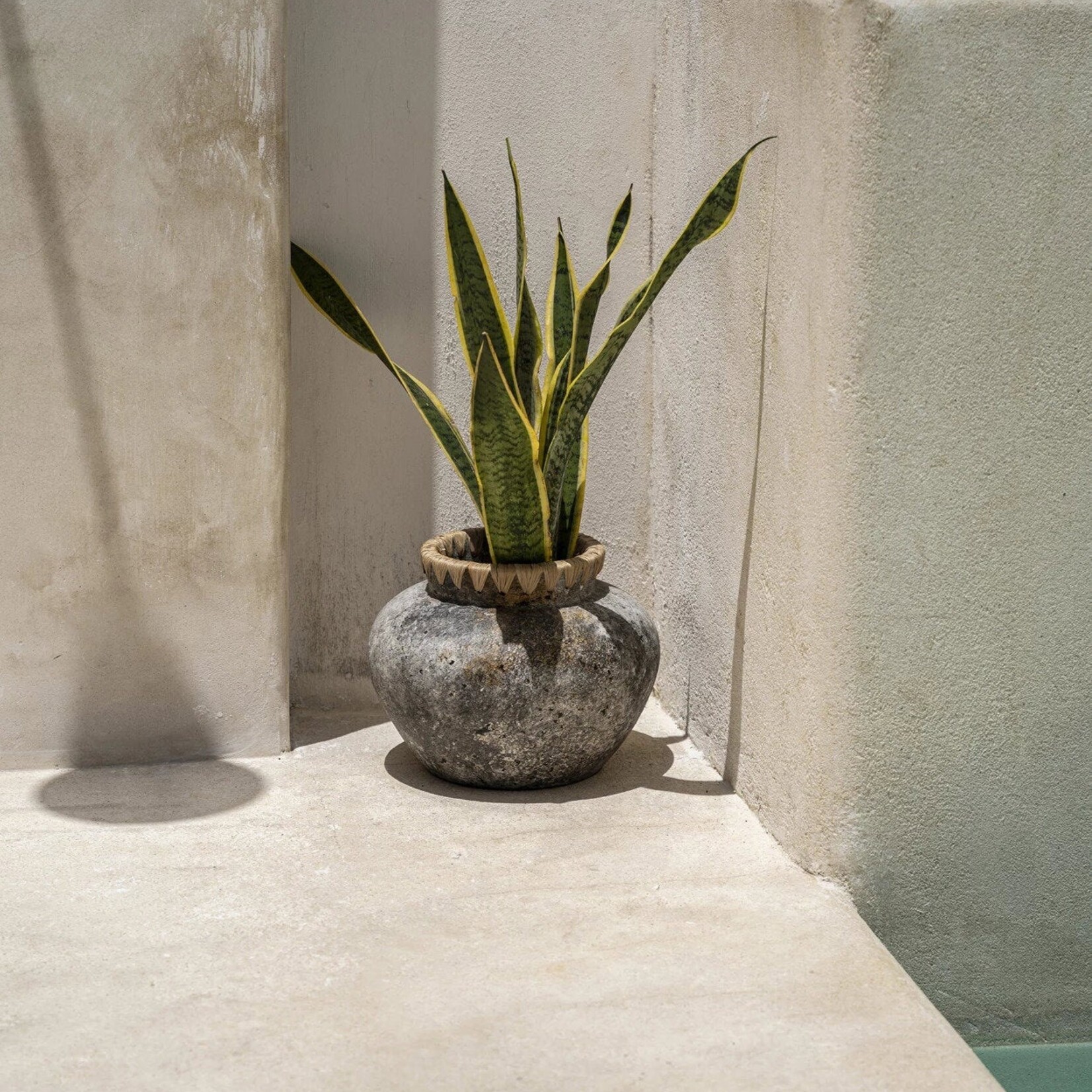 Bazar Bizar Antwerp The Styly Vase - Antique Grey - L