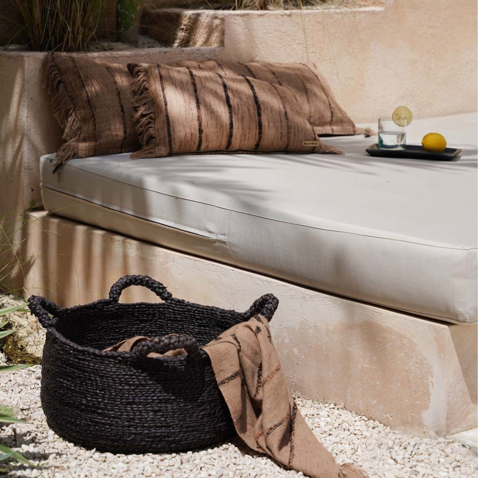 Bazar Bizar Antwerp Les Quatre Mains Baskets - Black - L